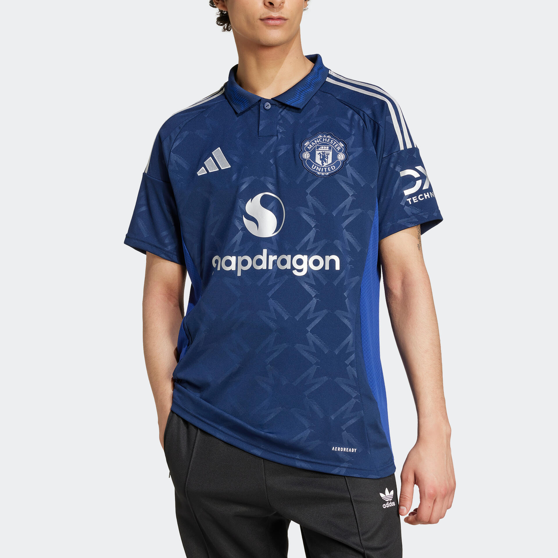 Maillots de football Adidas pour les joueurs et les supporters