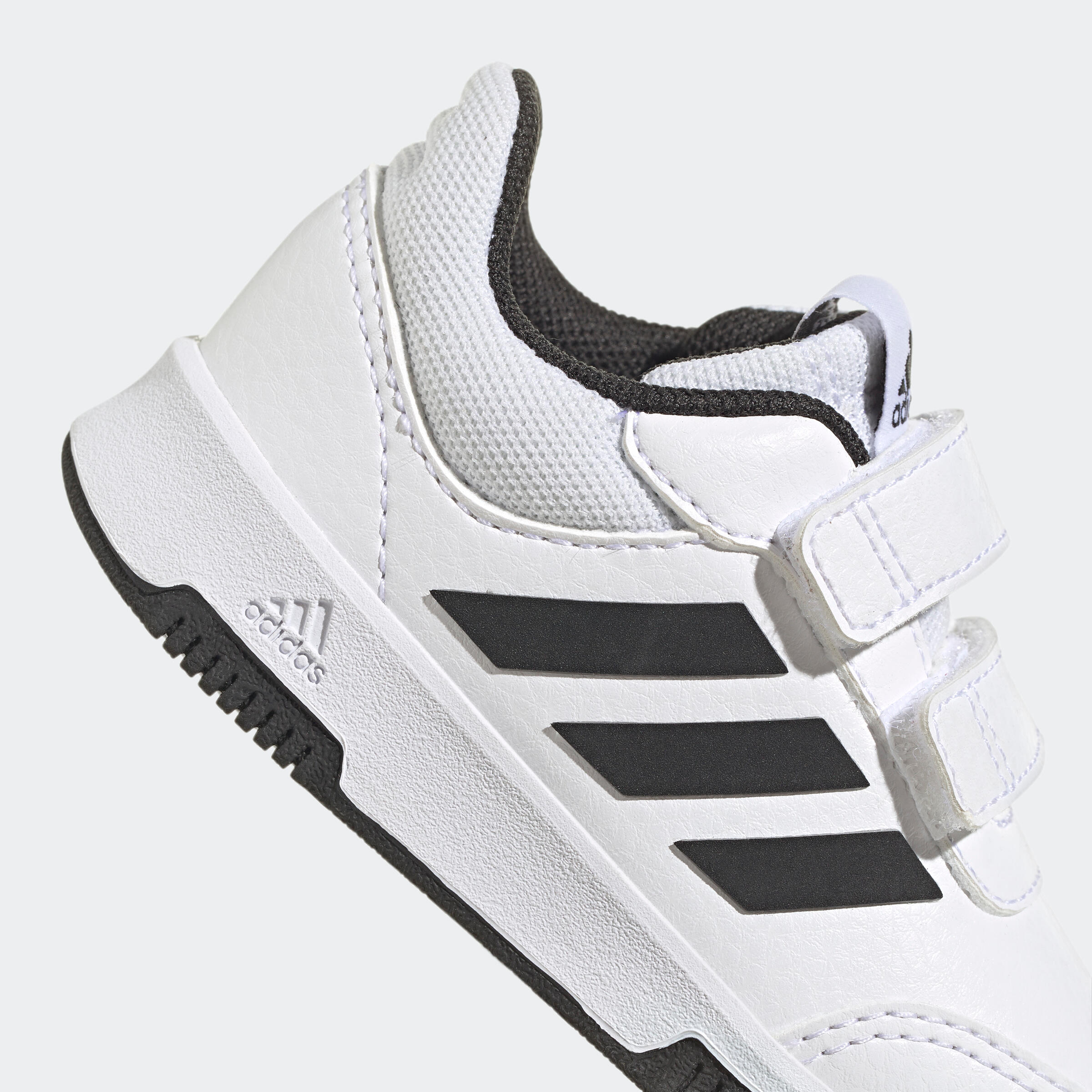 Sneakers Adidas bambino TENSAUR con strap bianco-nero dal 20 al 27 5/18