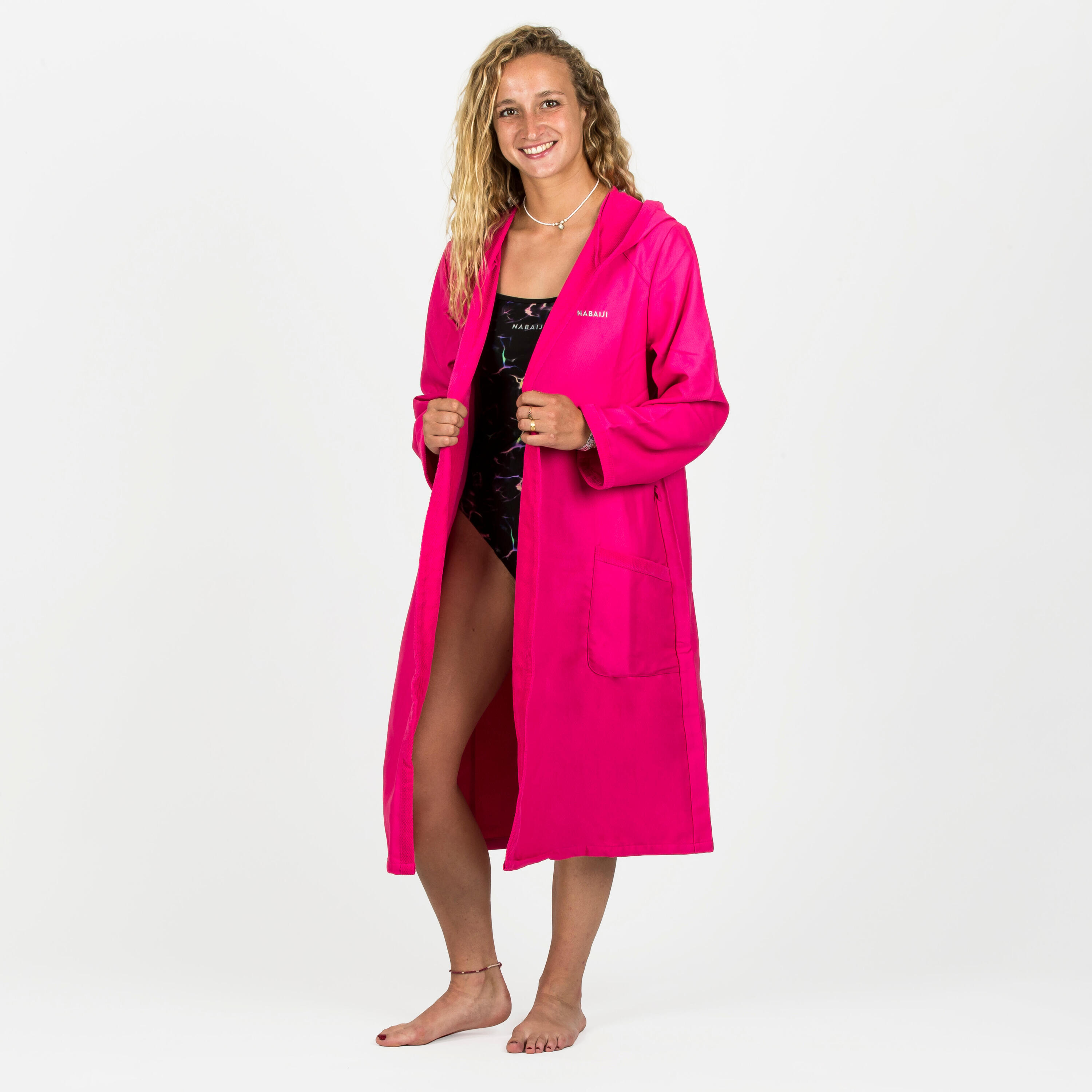Compacte microvezel dames badjas met capuchon roze 2/6