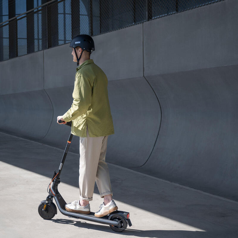 Trotinetă electrică Ninebot E2 PLUS II