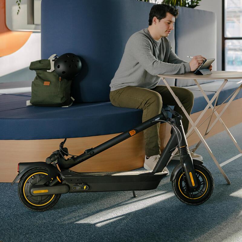 Trotinetă electrică Ninebot MAX G2