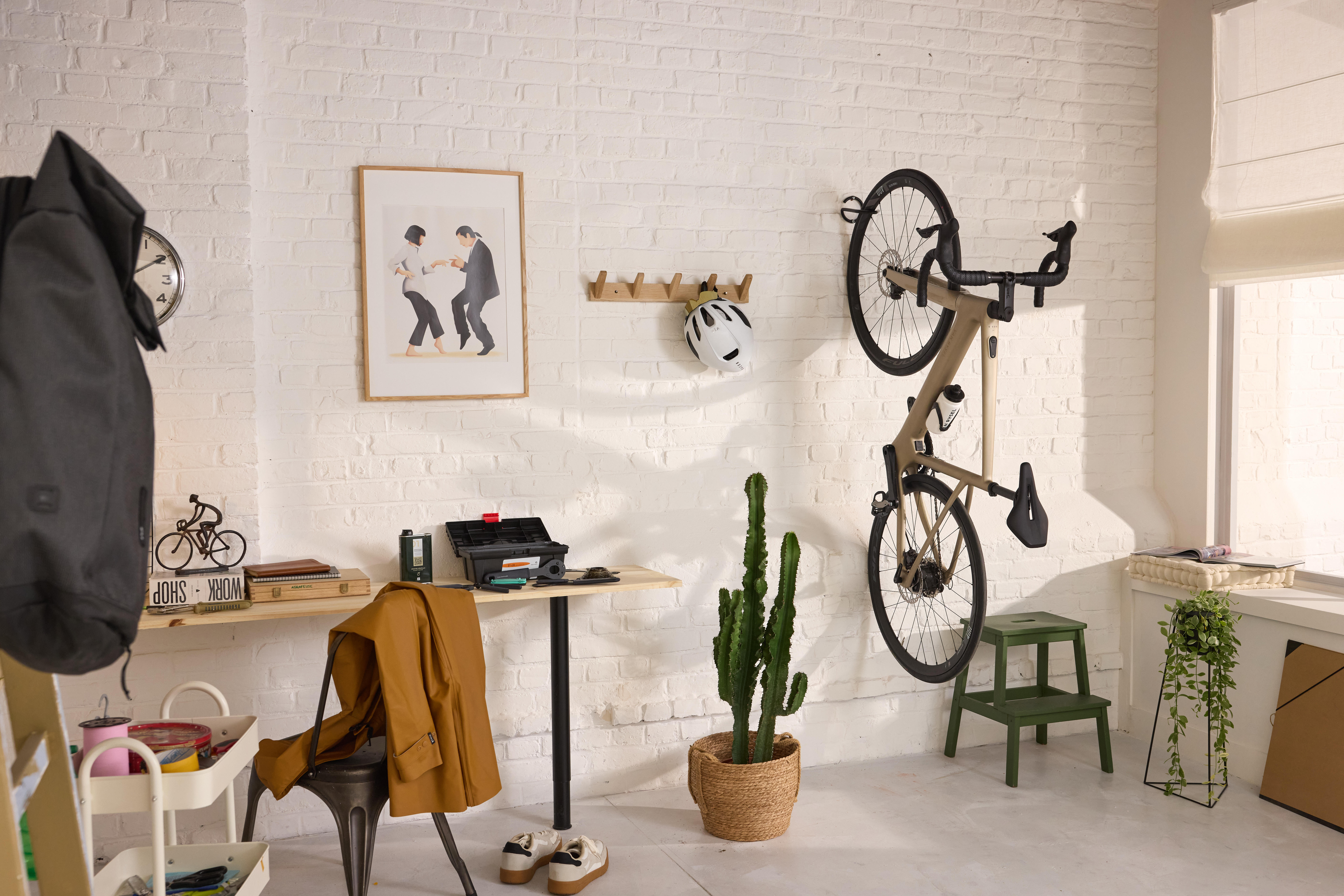Support velo mural et plafond noir - DECATHLON