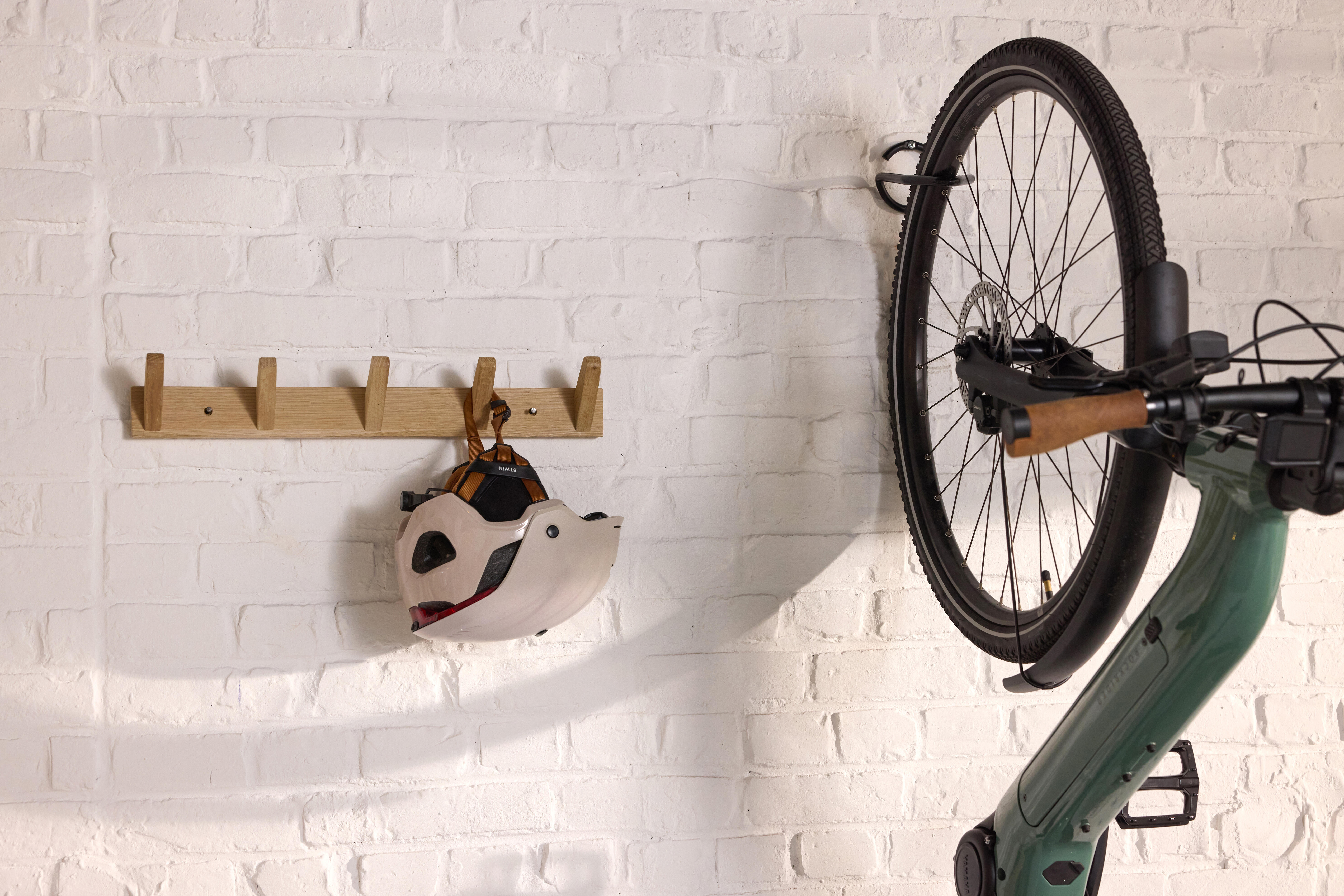 Black wall and ceiling bike rack - DECATHLON