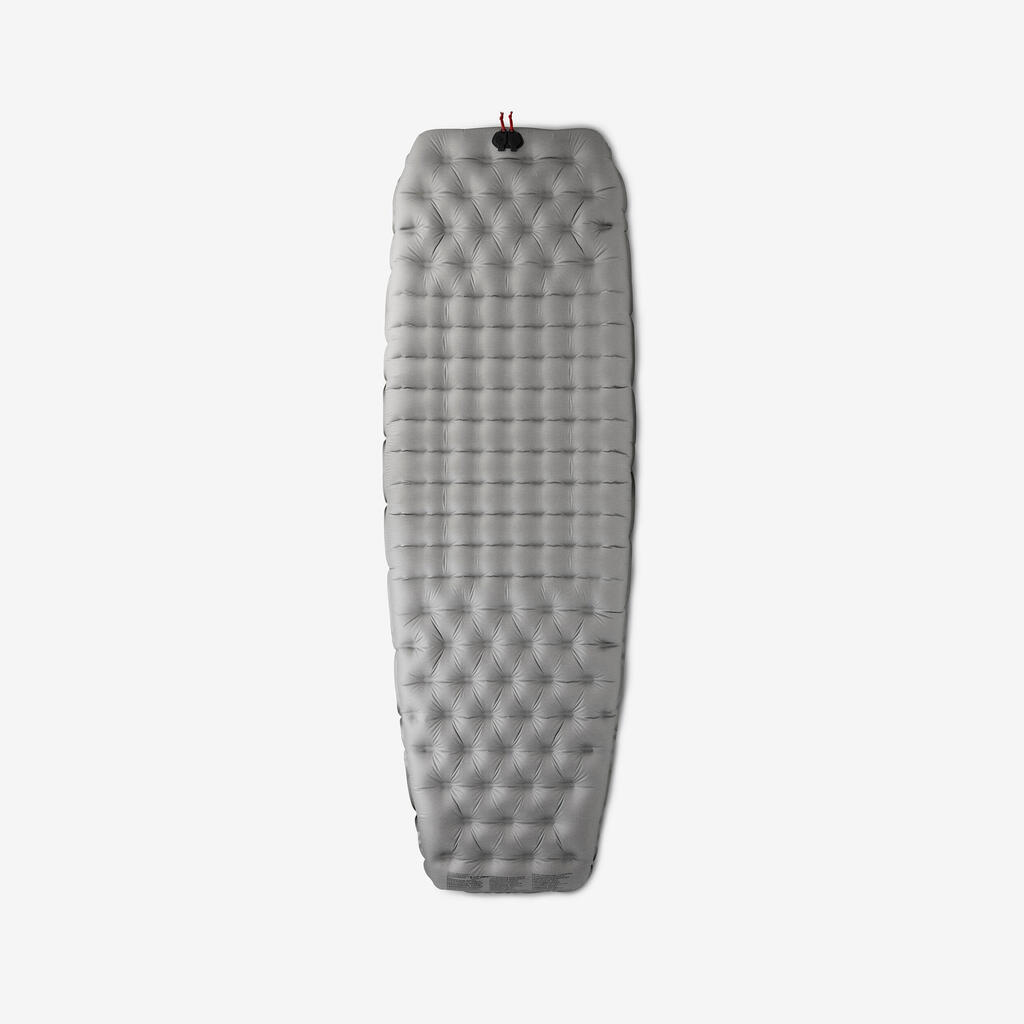 Dušek na naduvavanje za planinarenje MT900 (195 cm x 63 cm, za 1 osobu)