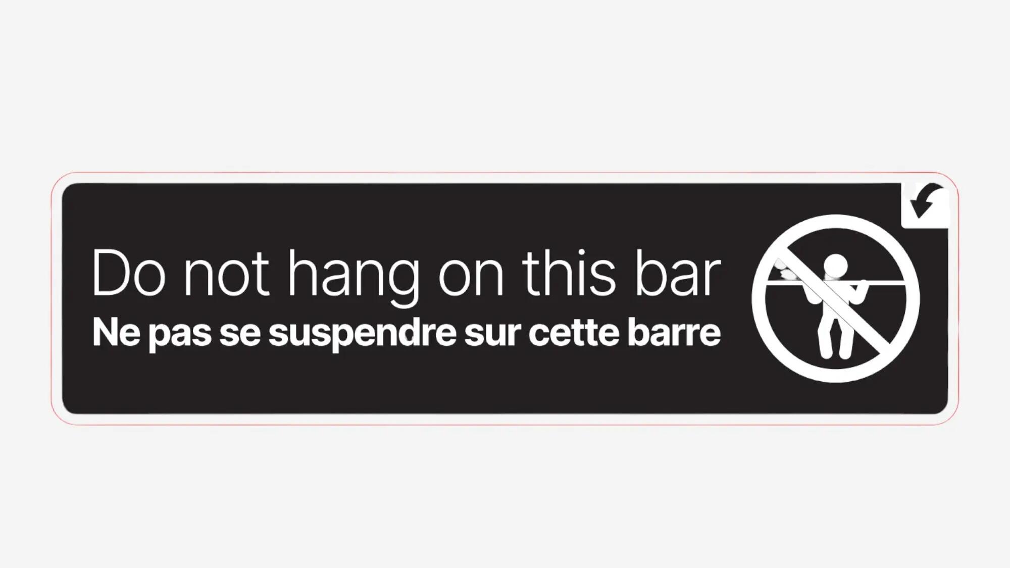 Peut-on se suspendre à la barre brillante qui appuie sur la porte ?