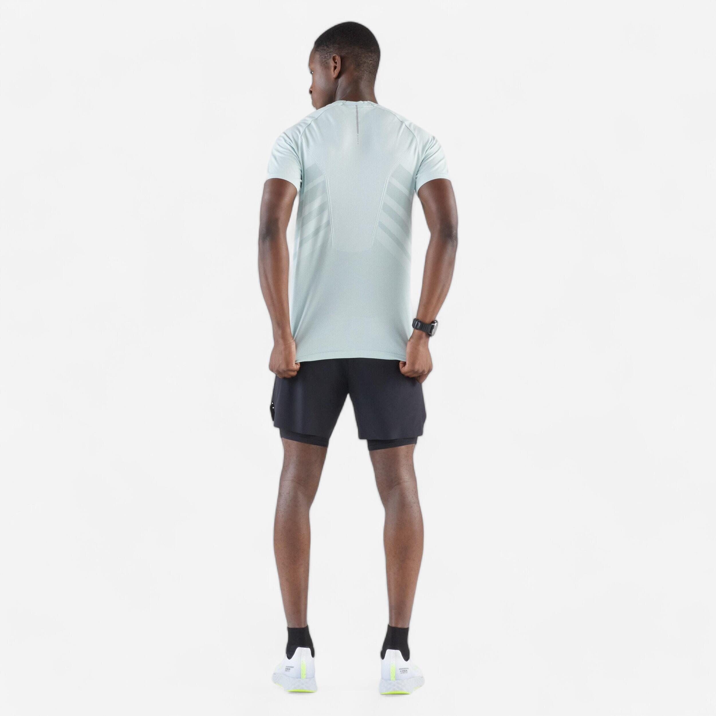 KIPRUN Bežecké bezšvové tričko Run 500 Comfort bledozelené 2XL · záber 7