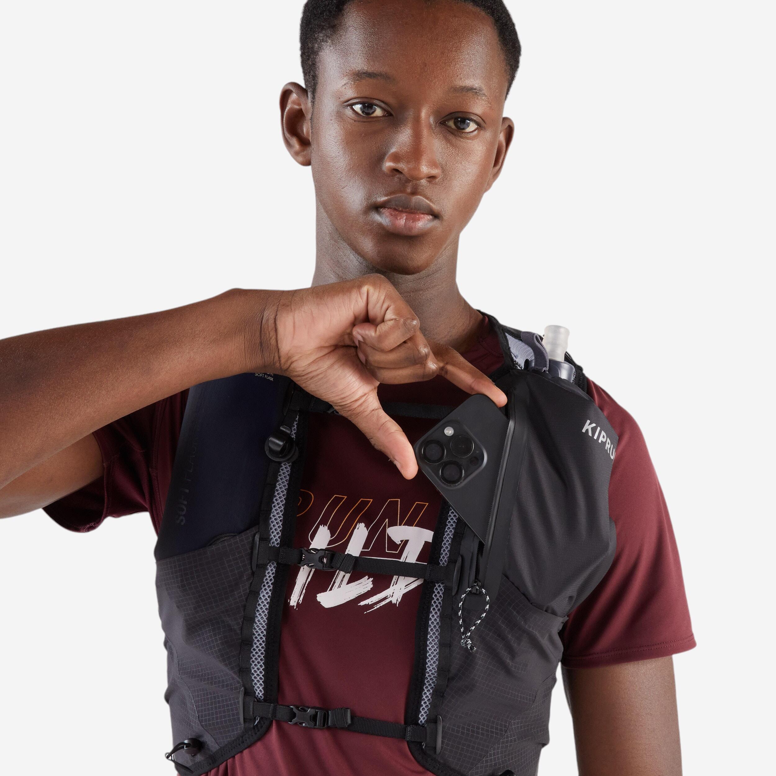 Unisex Trail Running 10L Bag with 1L Water Bladder, KIPRUN 900 - Black