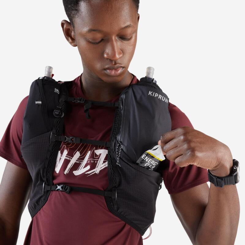Sac trail running 15L mixte noir vendu avec poche à eau 2L - KIPRUN BAG 900