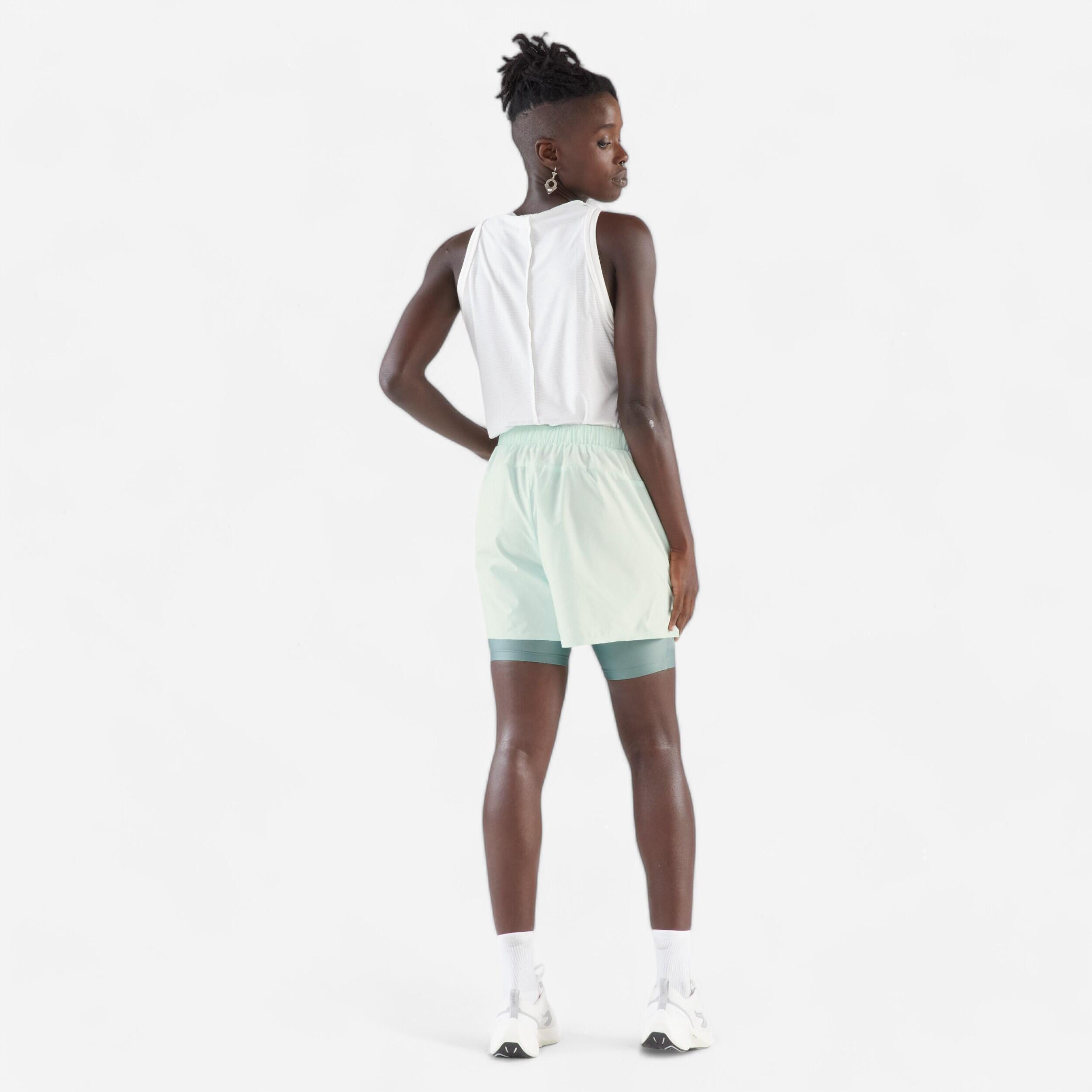 Short de course 2 en 1 respirant femme, Run 500 Dry vert - KIPRUN