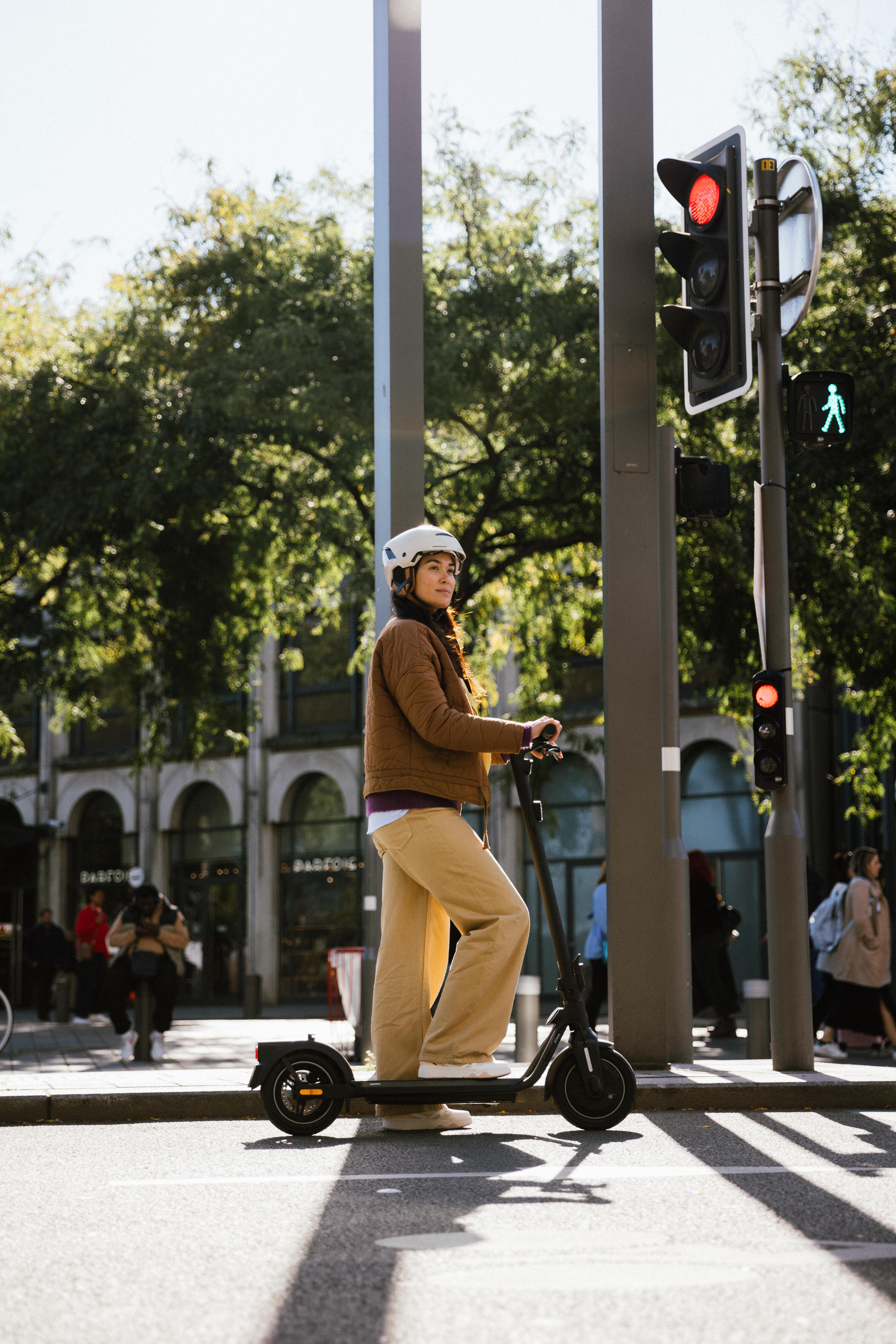 City-Velohelm 900 – Visier und Rücklicht – beige 10/13