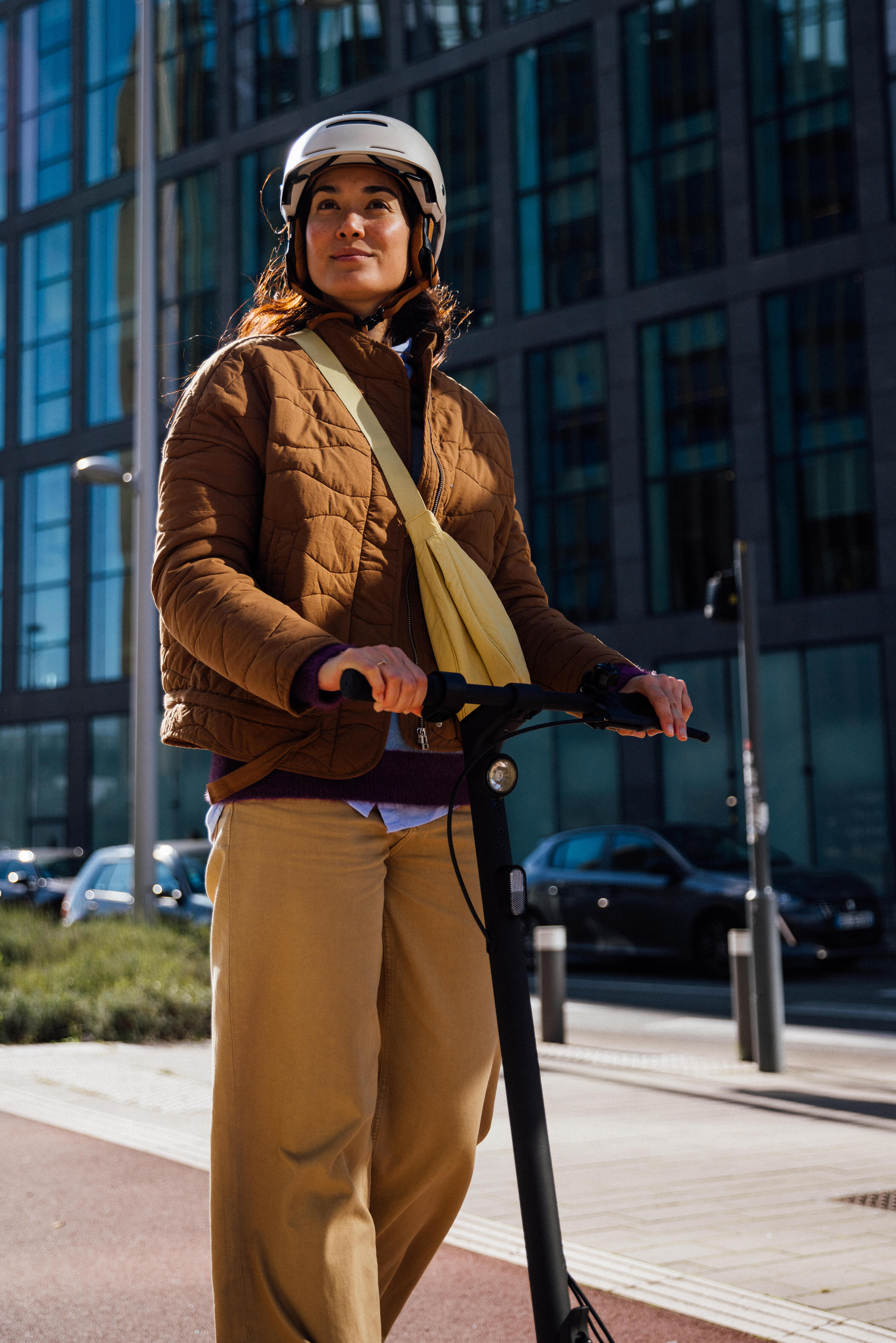 City-Velohelm 900 – Visier und Rücklicht – beige 11/13