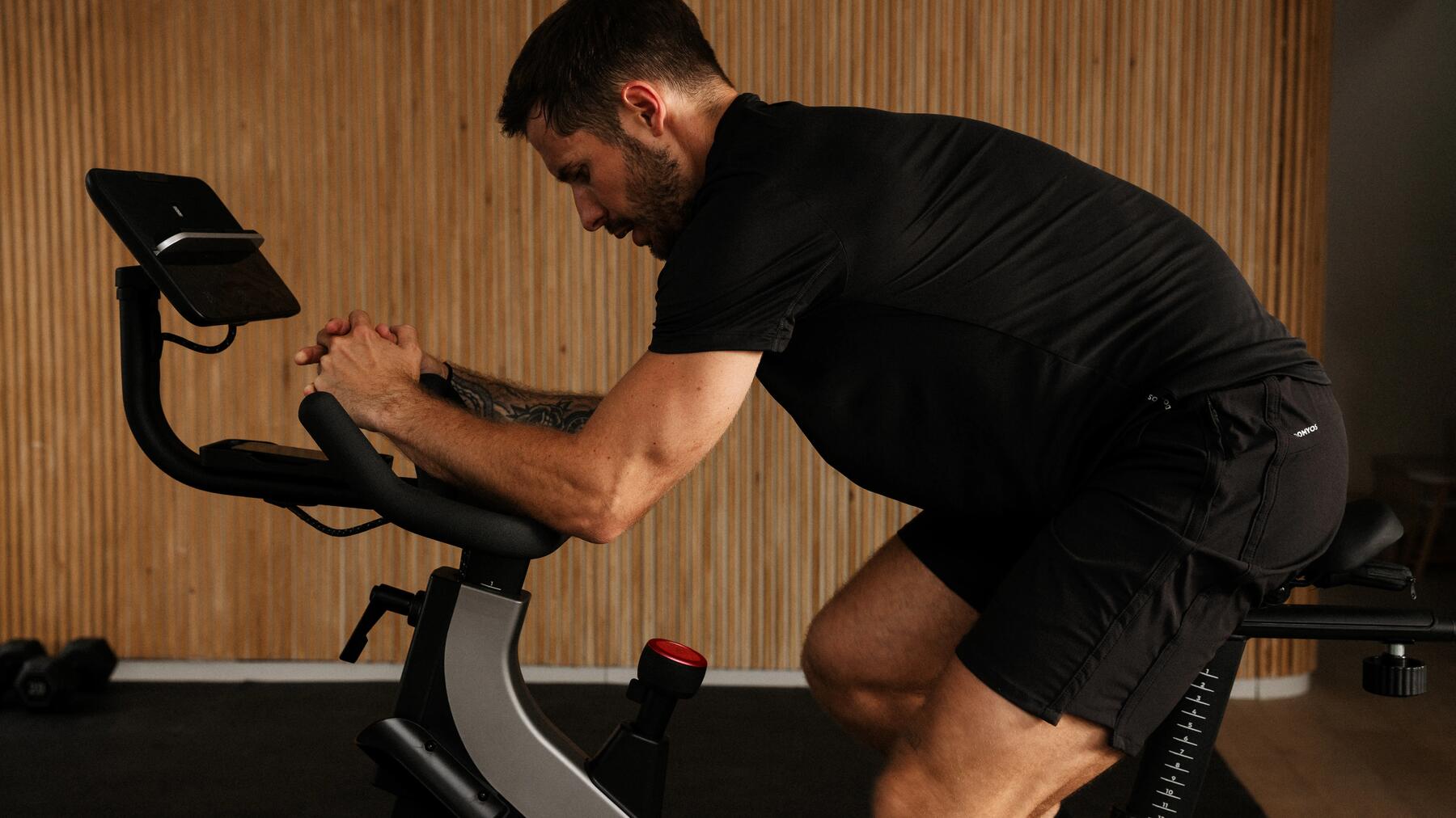 QUALE SPORT SCEGLIERE PER SUDARE IL PIU' POSSIBILE | DECATHLON 