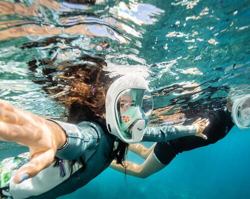 Masca integrală care a revoluționat snorkelingul