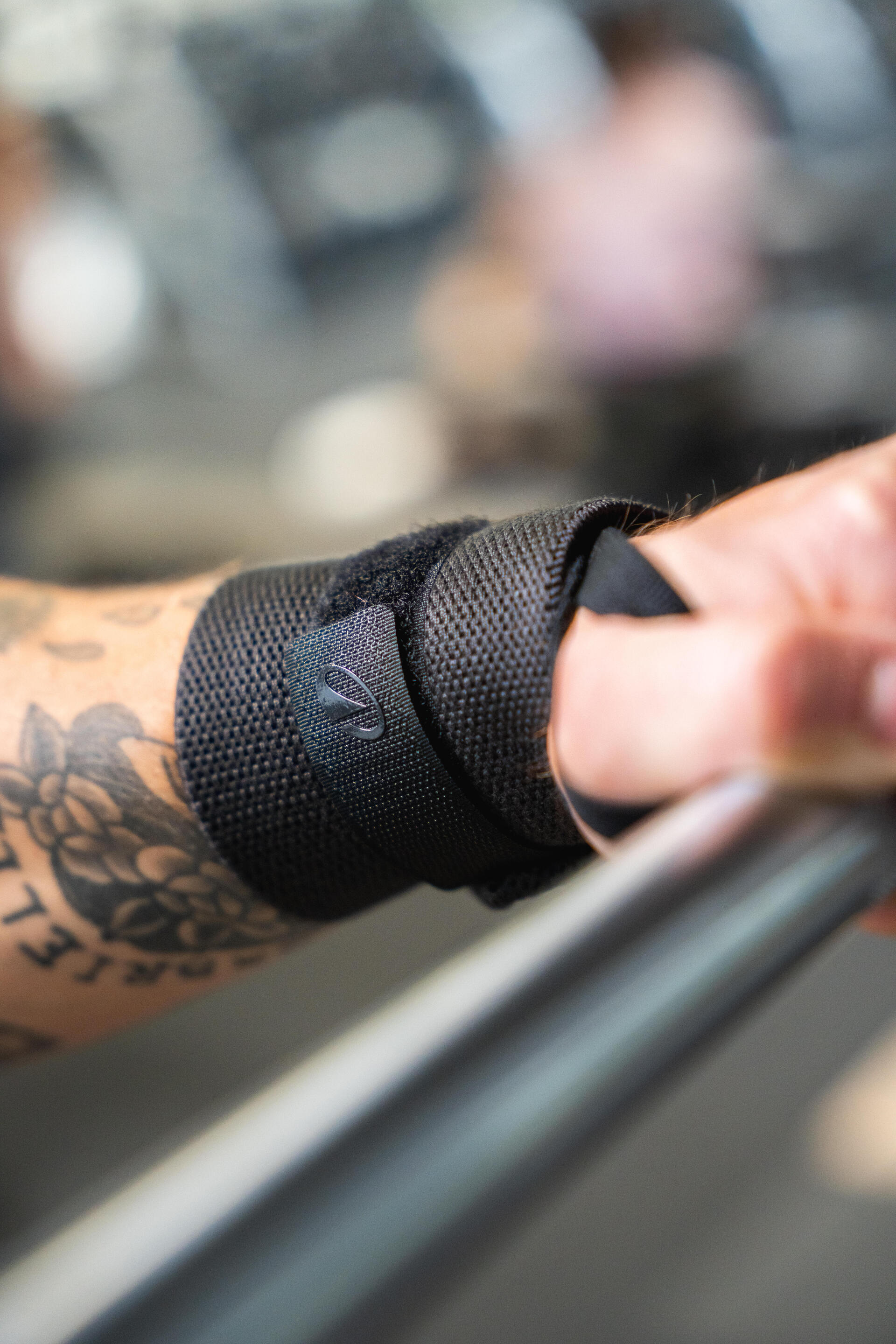 Weight Training Wrist Strap Carbon Grey