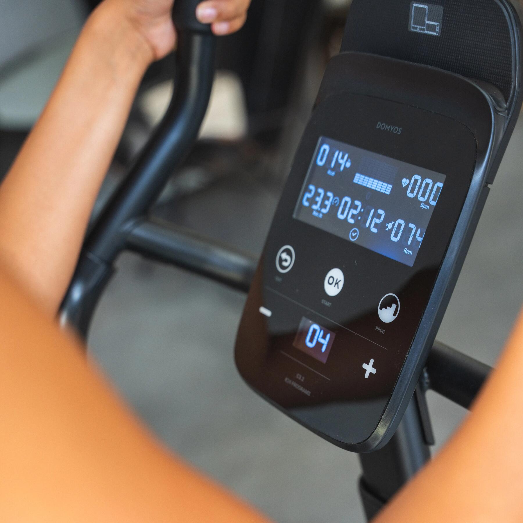 Het displayscherm van een hometrainer
