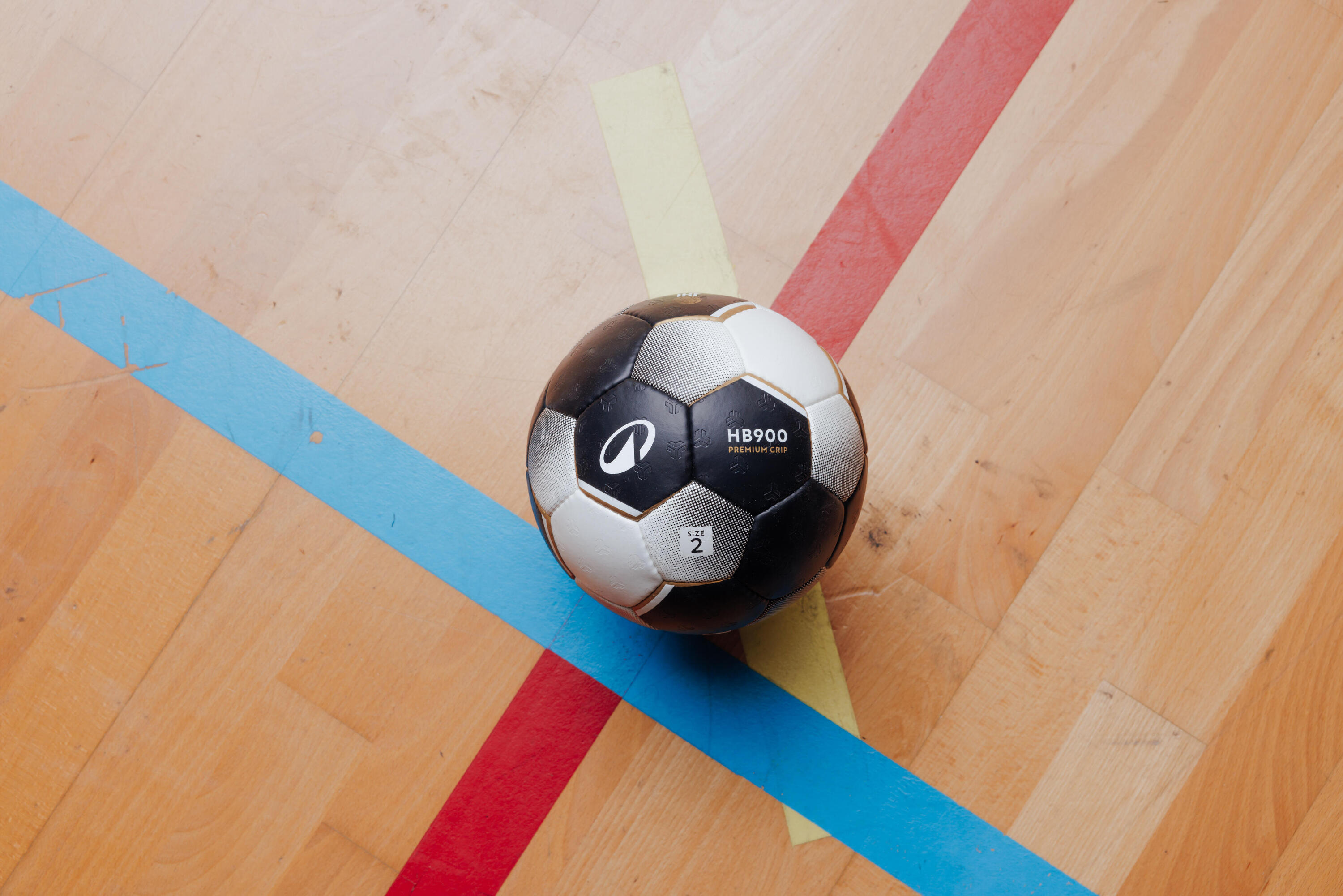 Bola de Andebol HB900 Premium Grip Tamanho 2 9/16