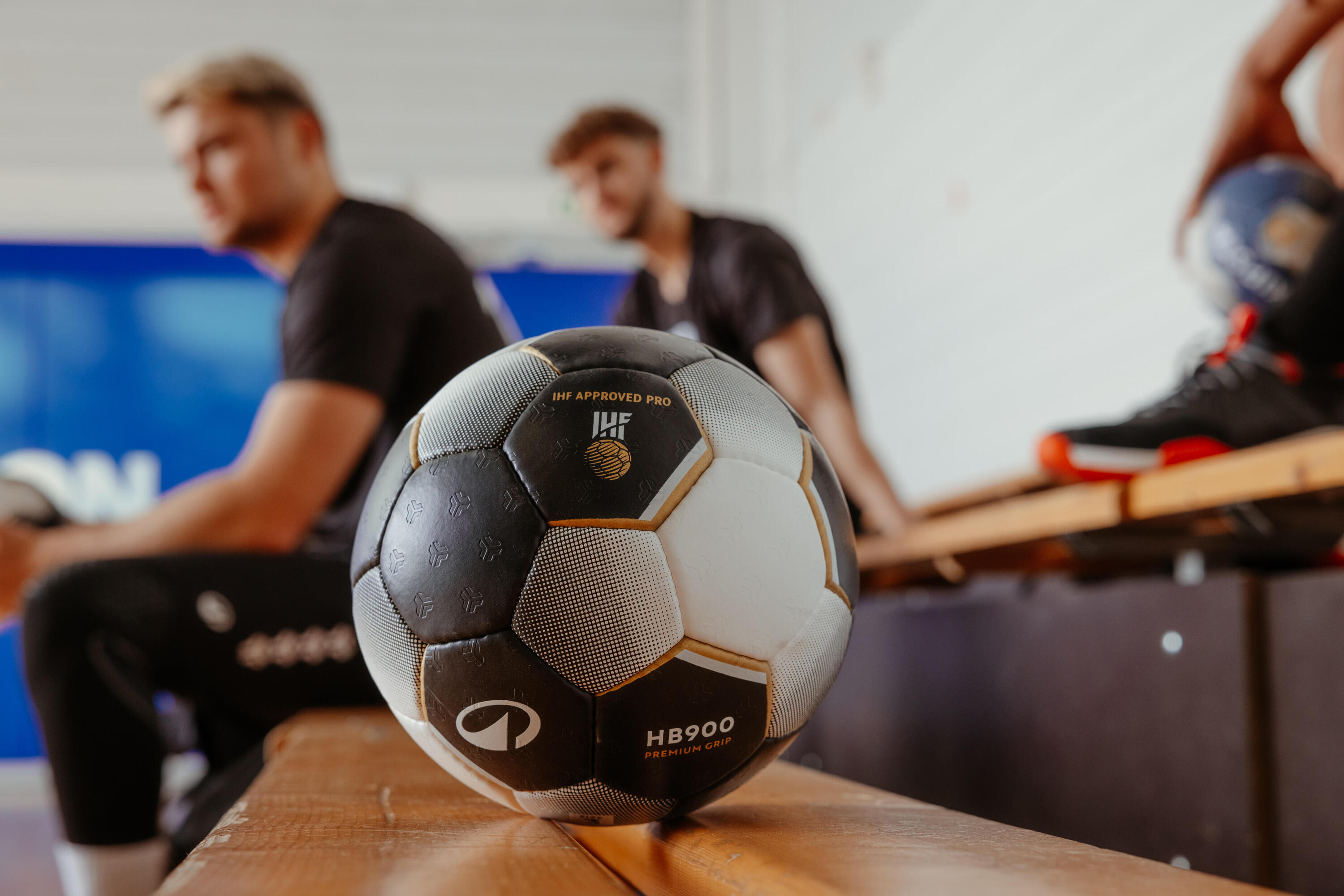Ballon de handball taille 3 - HB900 Premium Grip 16/18