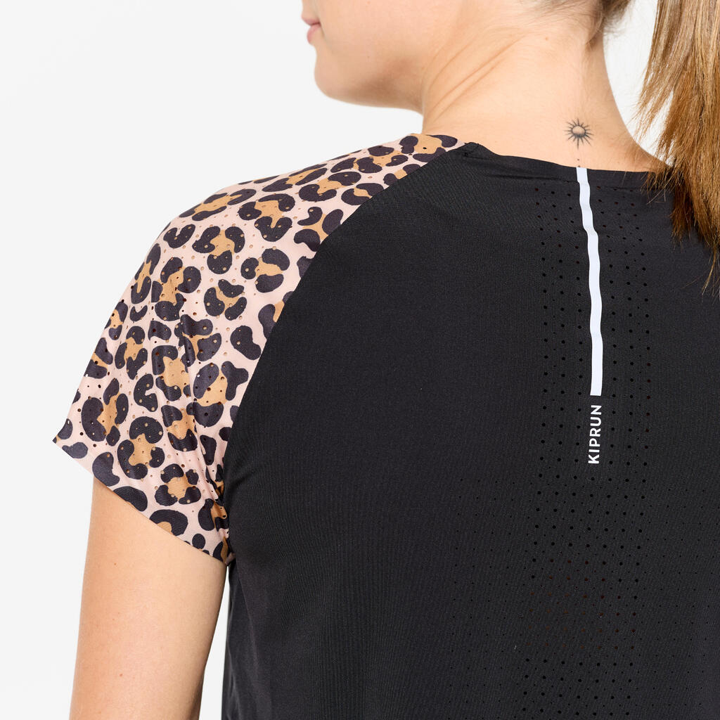 Dámske bežecké tričko Run 900 Light limitovaná edícia s leopardím vzorom