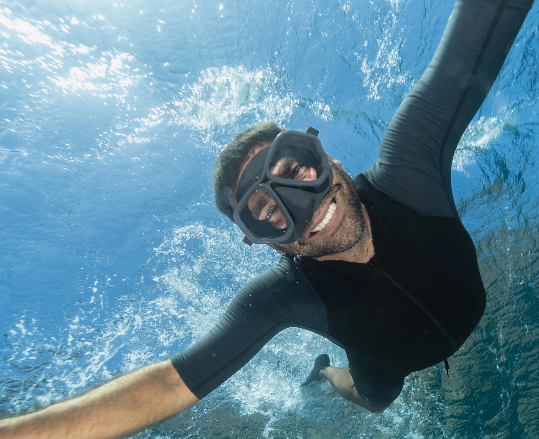 Decathlon dévoile son nouveau masque de plongée antibuée !