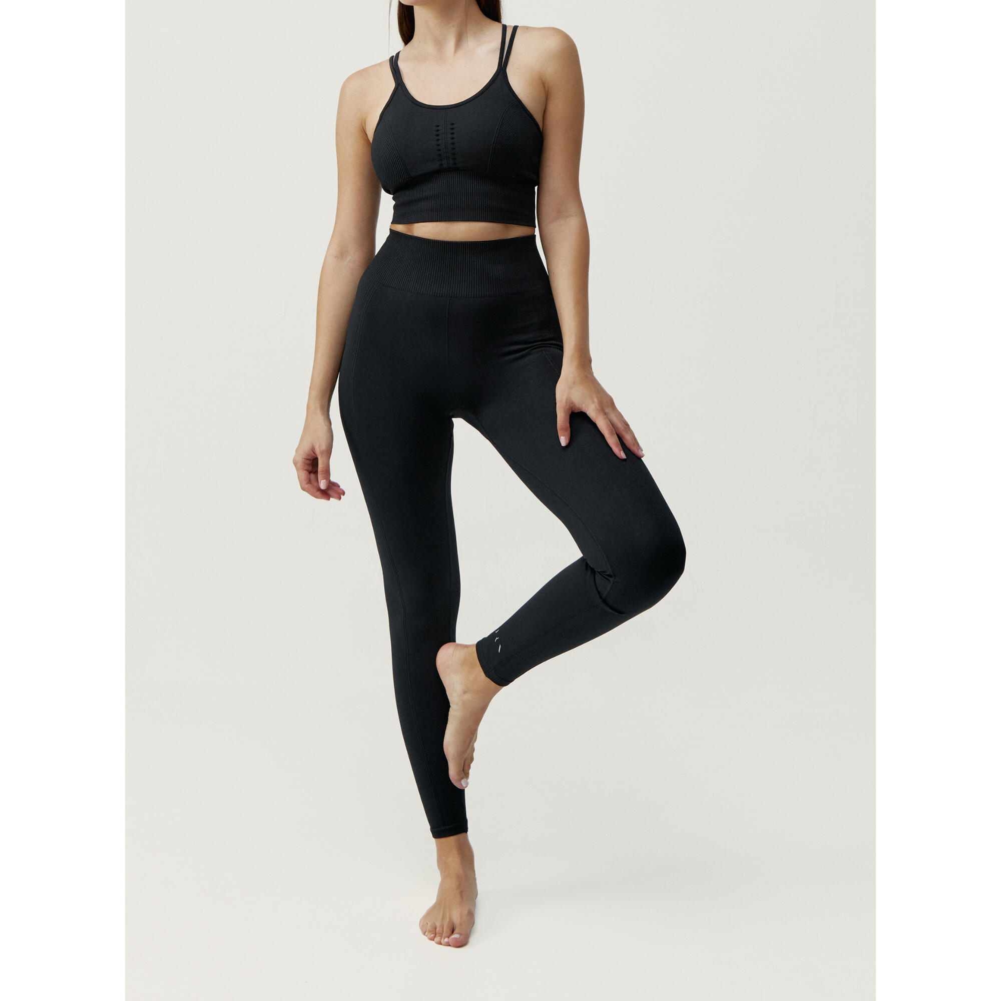 Malla legging fitness largo Mujer Born Living Yoga India negro