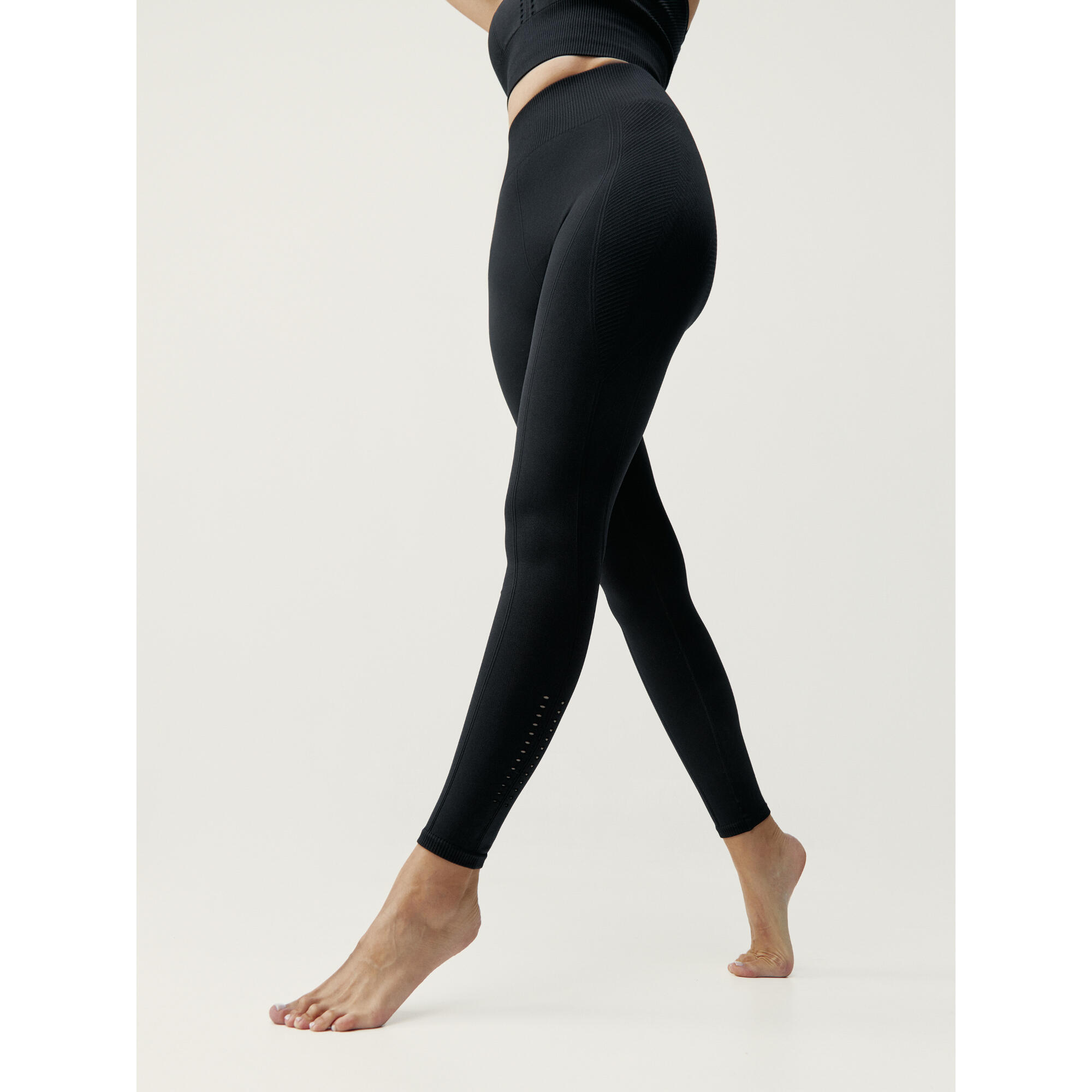Malla legging fitness largo Mujer Born Living Yoga India negro