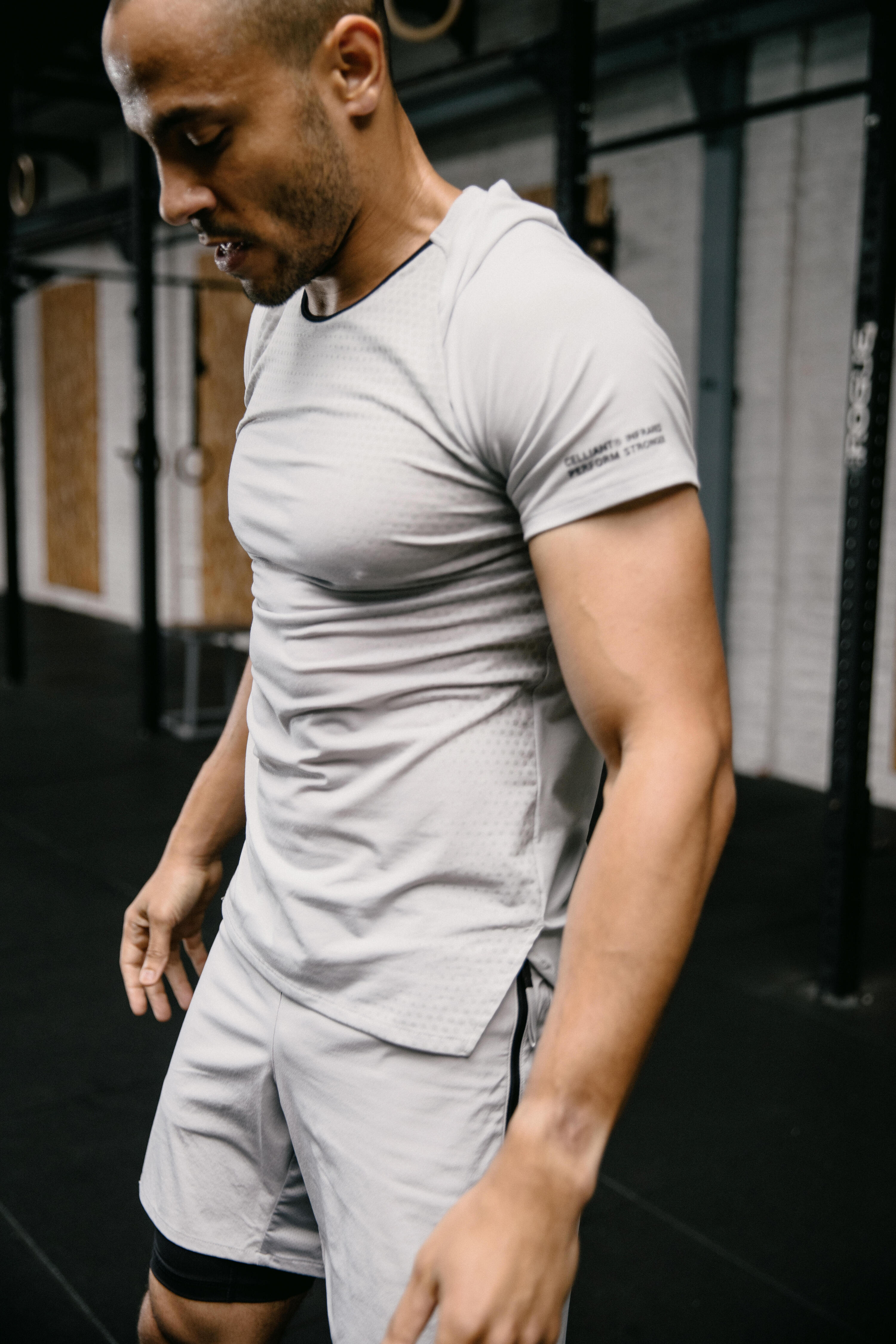 T-shirt de Cross Training Homem Celliant Cinzento 9/11