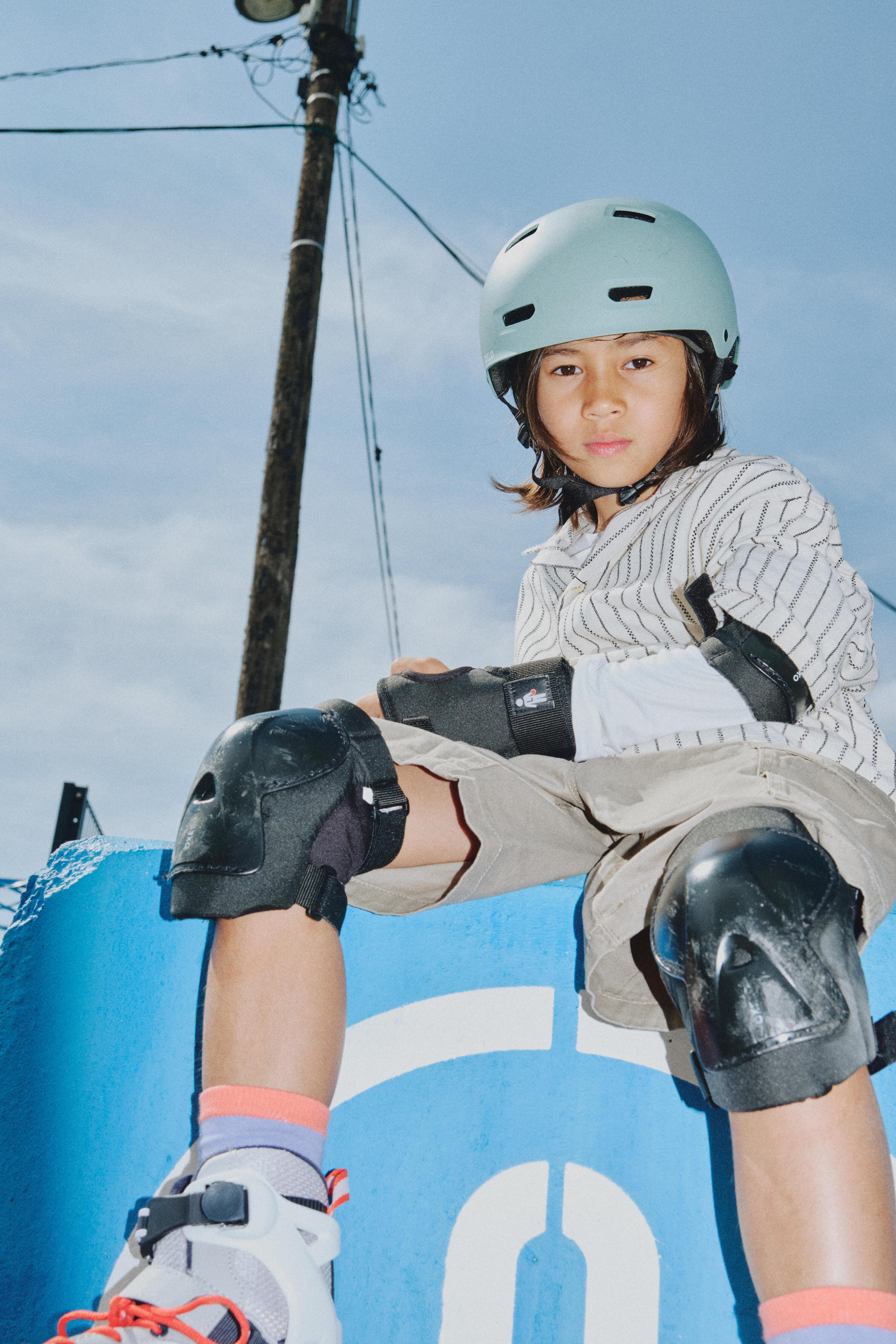 Set 3x2 protections roller trottinette skate enfant PLAY noir 17/26