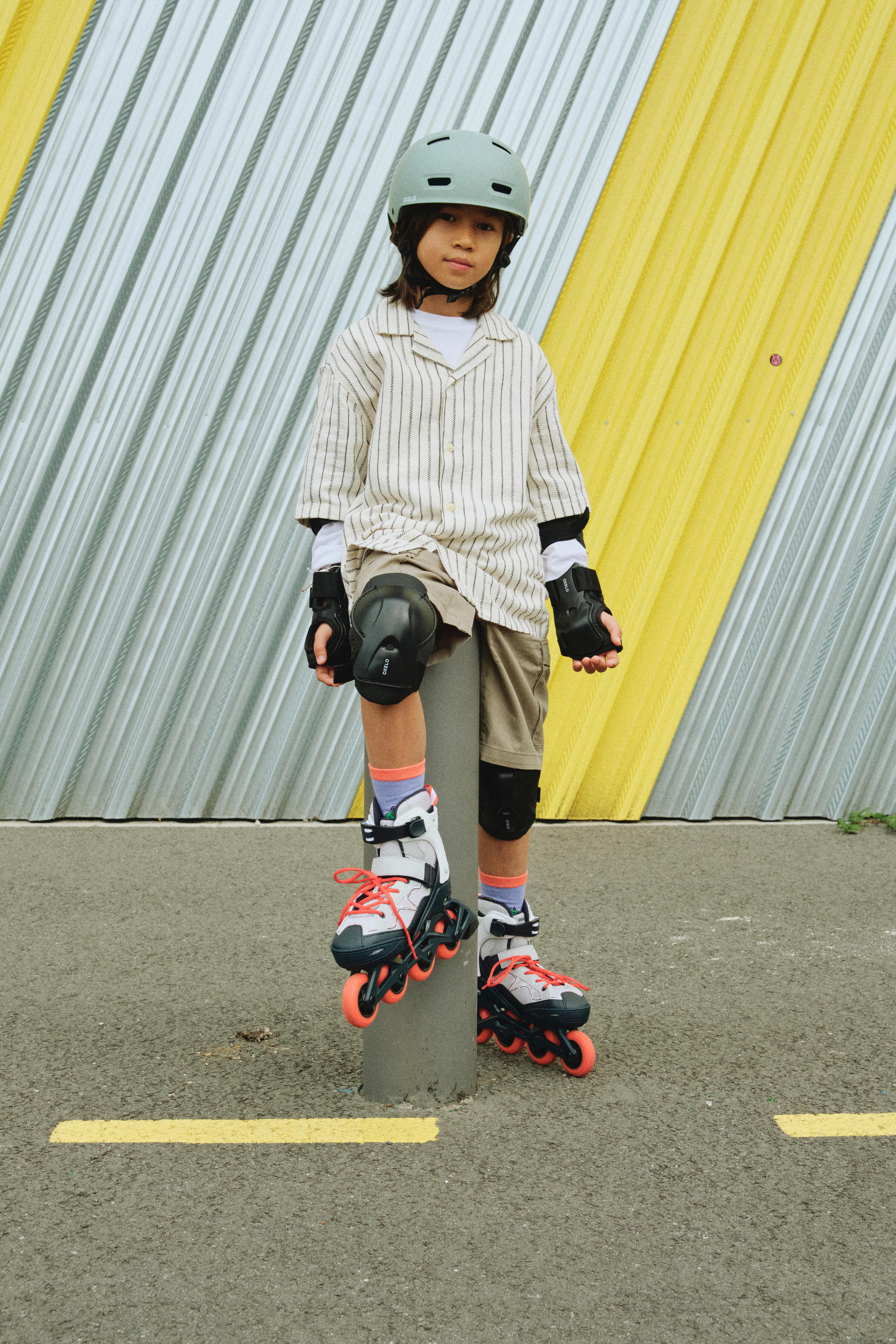 Set 3x2 protections roller trottinette skate enfant PLAY noir 16/26