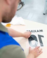 ROPA Y MERCHANDISING PERSONALIZABLES
