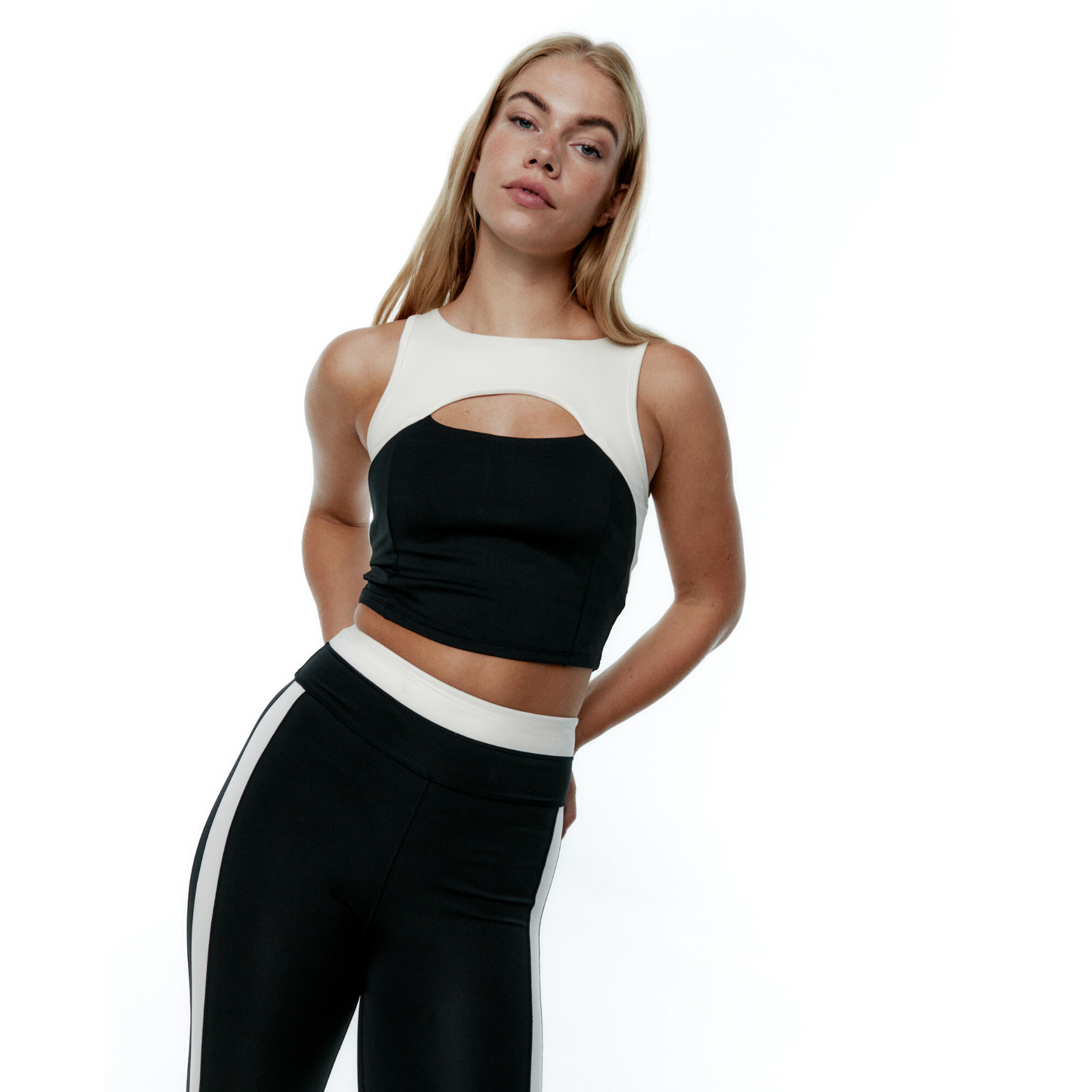 BLACK LIMBA Top deportivo sujeción alta con copas integradas Mujer Black Limba taijitu negro