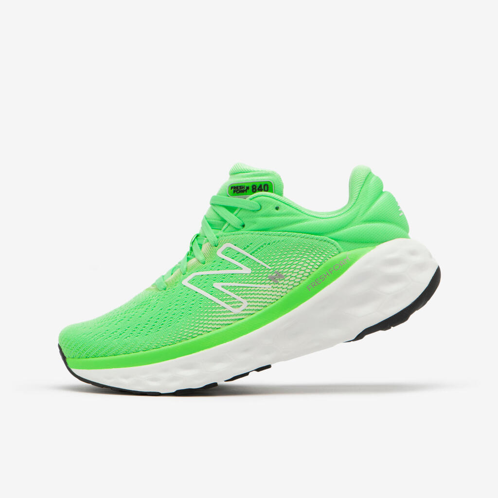 Zeleni ženski tekaški copati NEW BALANCE 840
