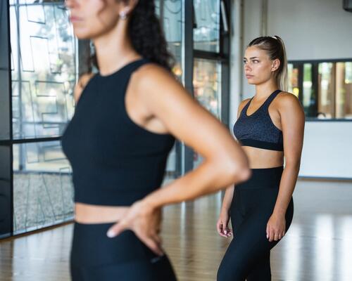 CUM ALEGI ÎMBRĂCĂMINTEA DE CARDIO-TRAINING PENTRU FEMEI – CRITERII DE CARE SĂ ȚII CONT