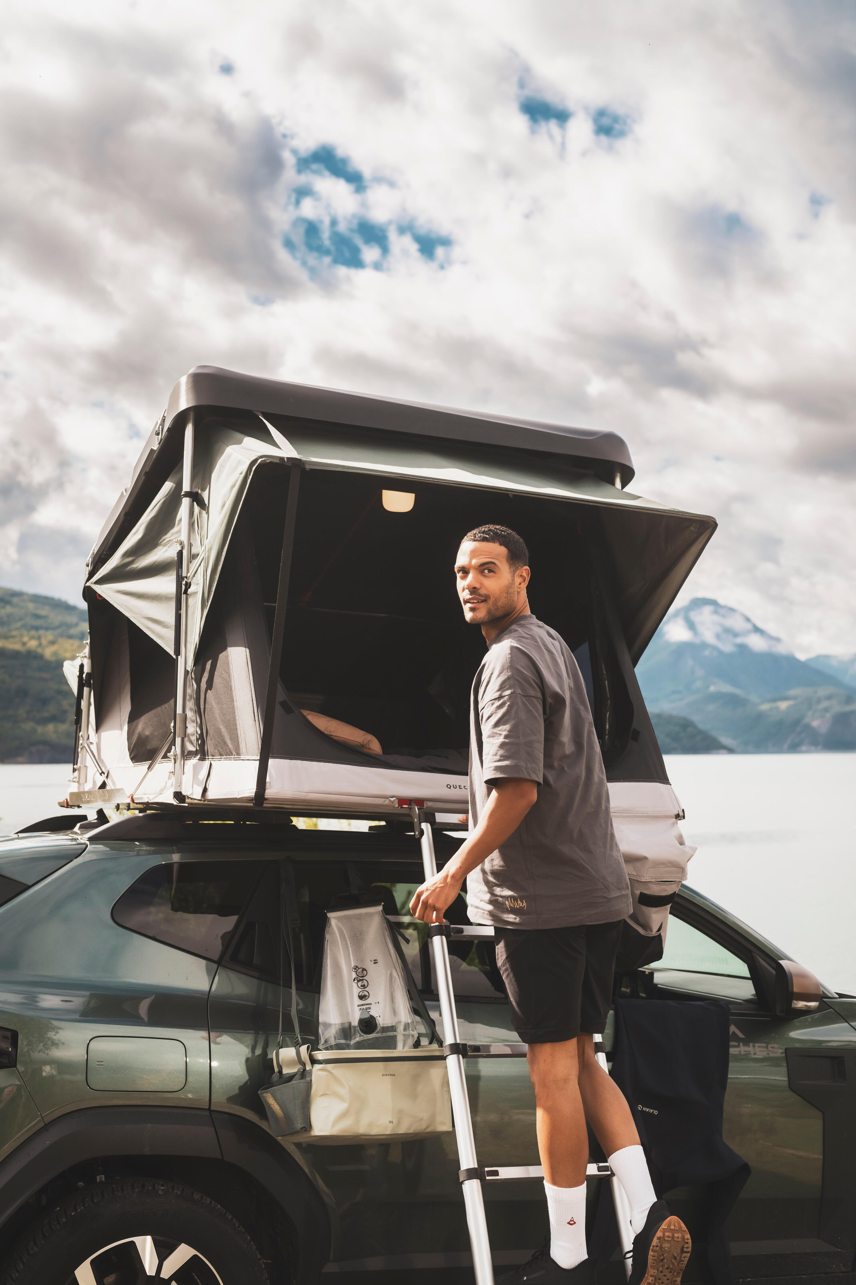 Évier compact de camping 10 L 12/12