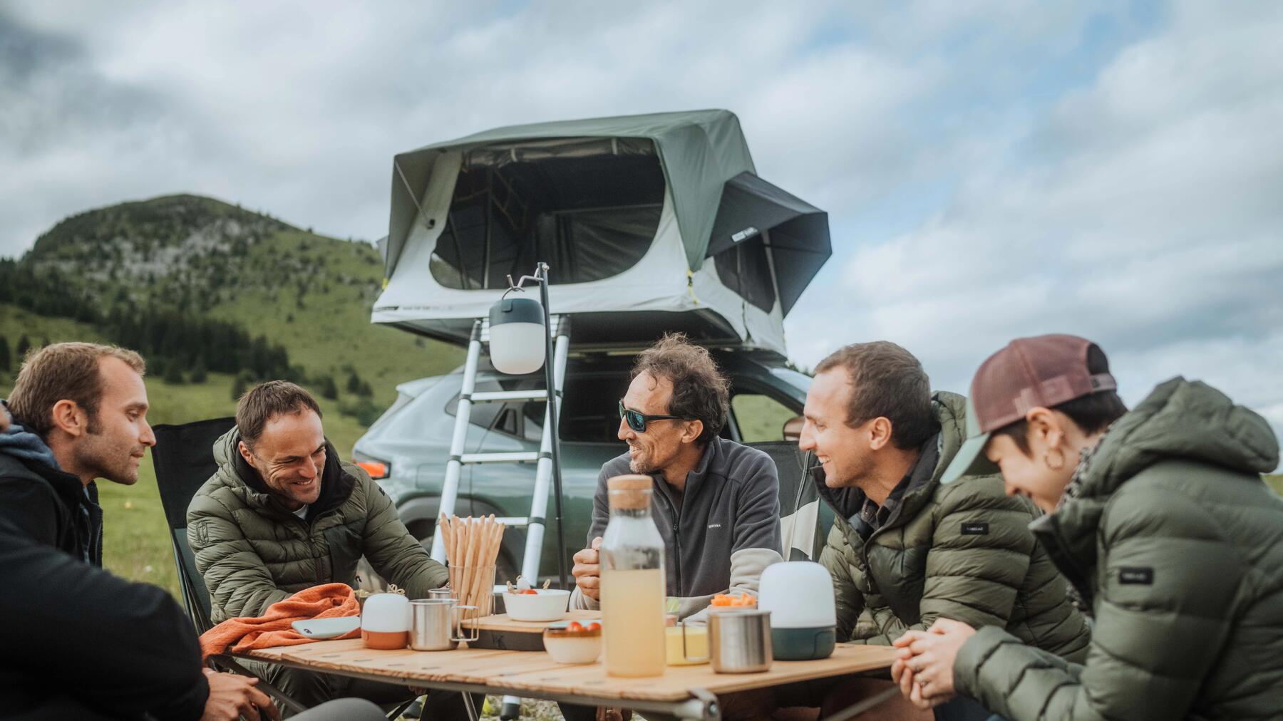 LOCURI DE CAMPING: UNDE MERITĂ SĂ ÎȚI PUI CORTUL ÎN ROMÂNIA?