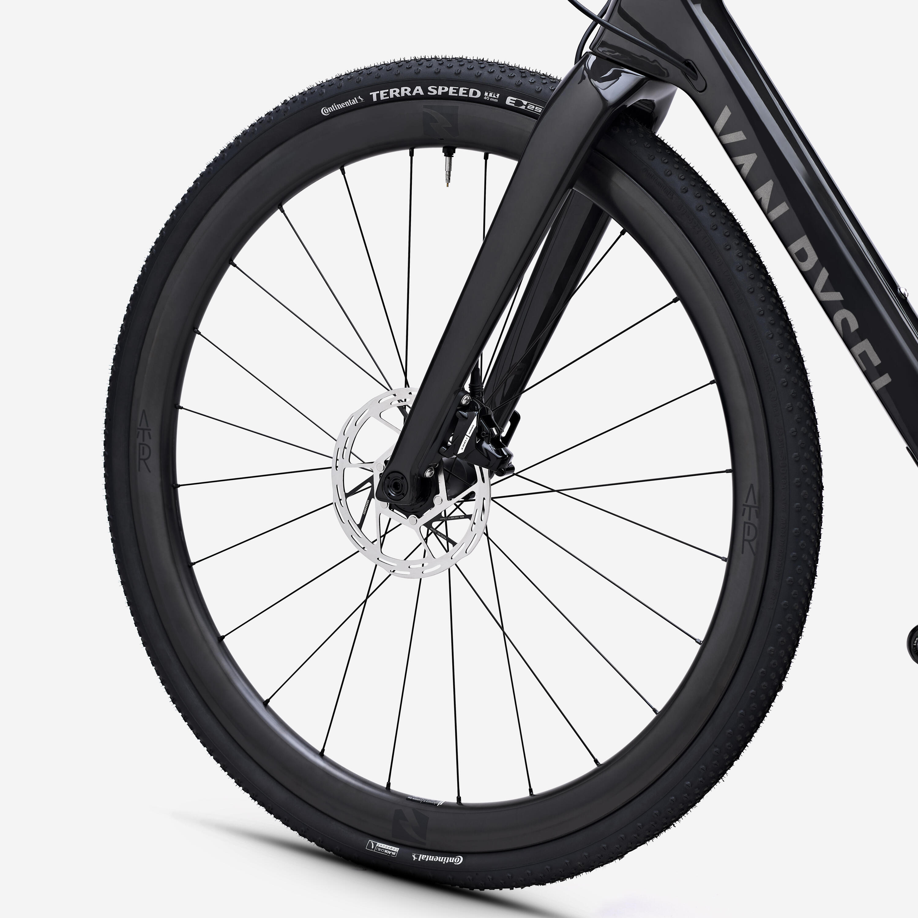Vélo de gravelle en carbone brut avec SRAM Force AXS XPLR, GCR 8/17