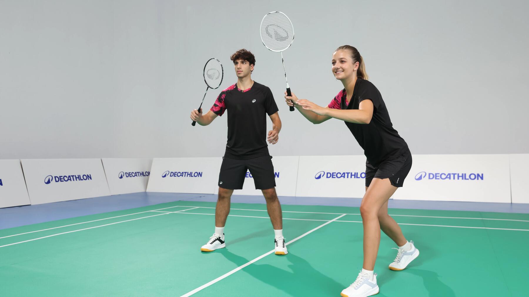 ALEGEREA ECHIPAMENTULUI PENTRU BADMINTON ÎN AER LIBER
