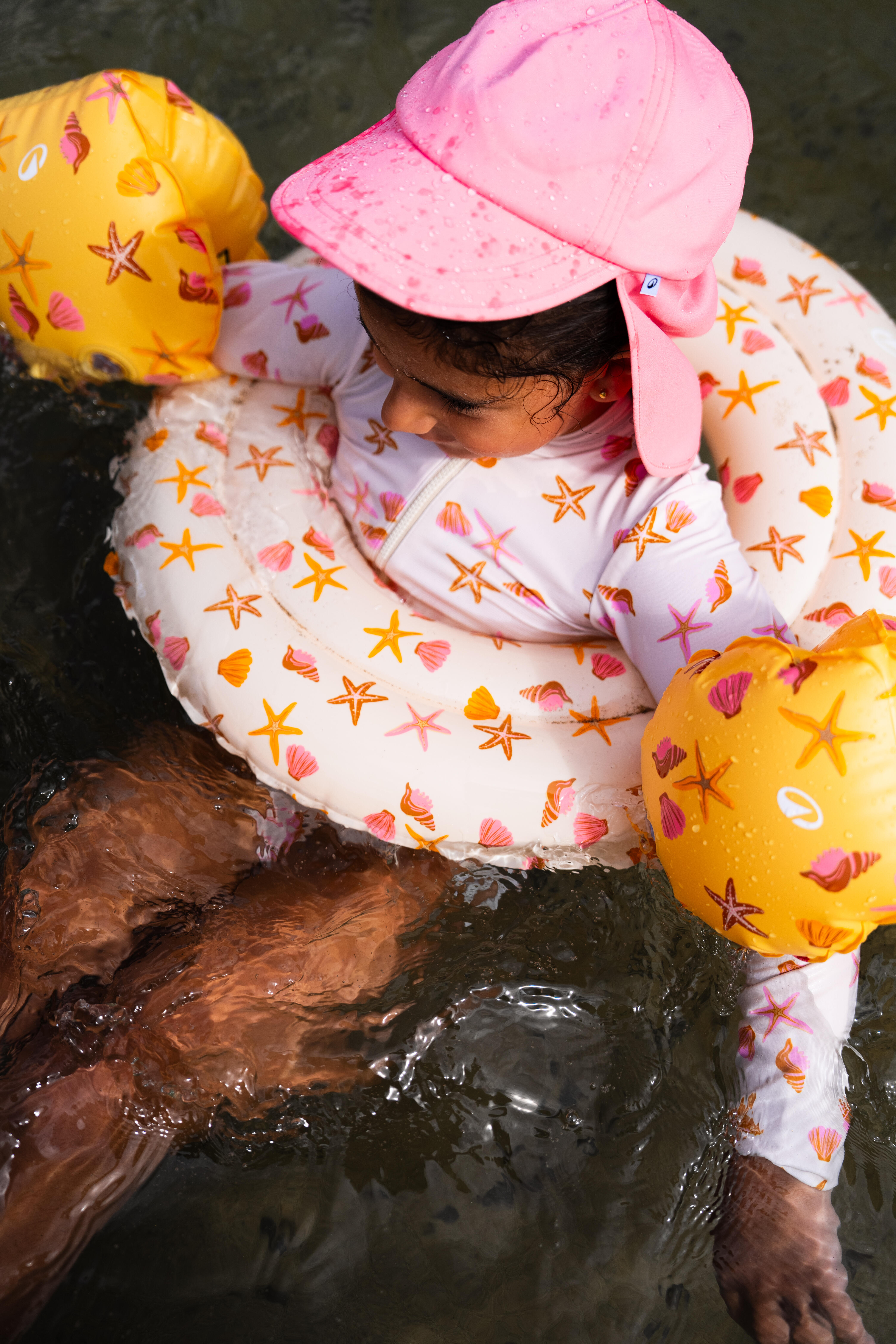 Maillot de bain 1 pièce anti-UV à manches longues bébé, Izia shell blanc - DECATHLON