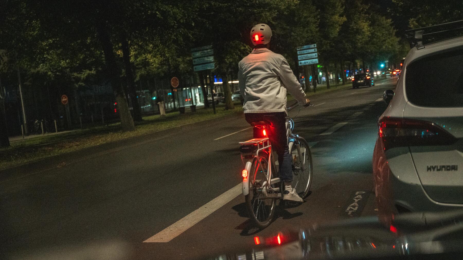 Éclairage pour vélo et autres accessoires adaptés pour affronter l’hiver