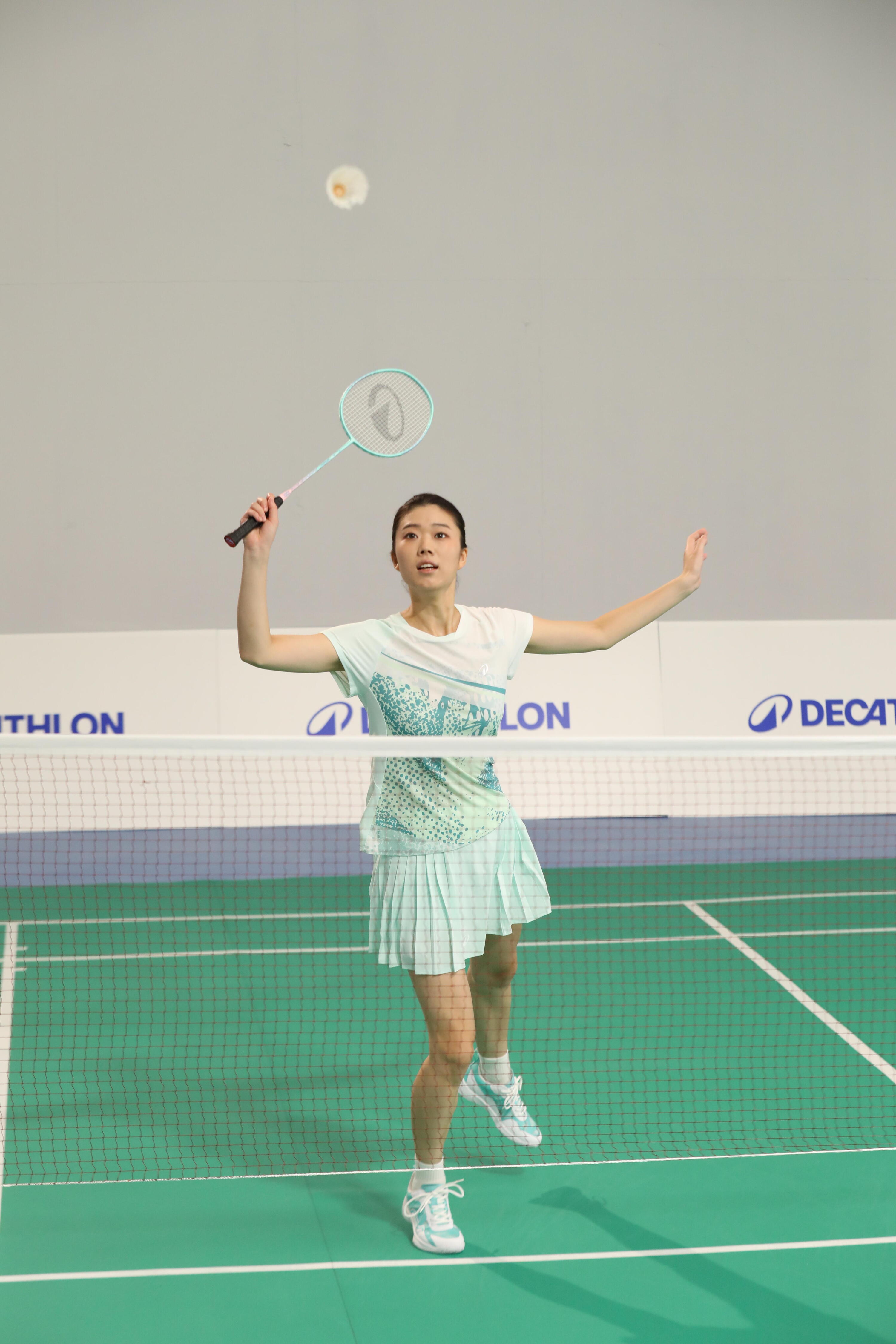 CALÇADO DE BADMINTON/SQUASH MULHER BS 560 TURQUESA BRANCO 11/16