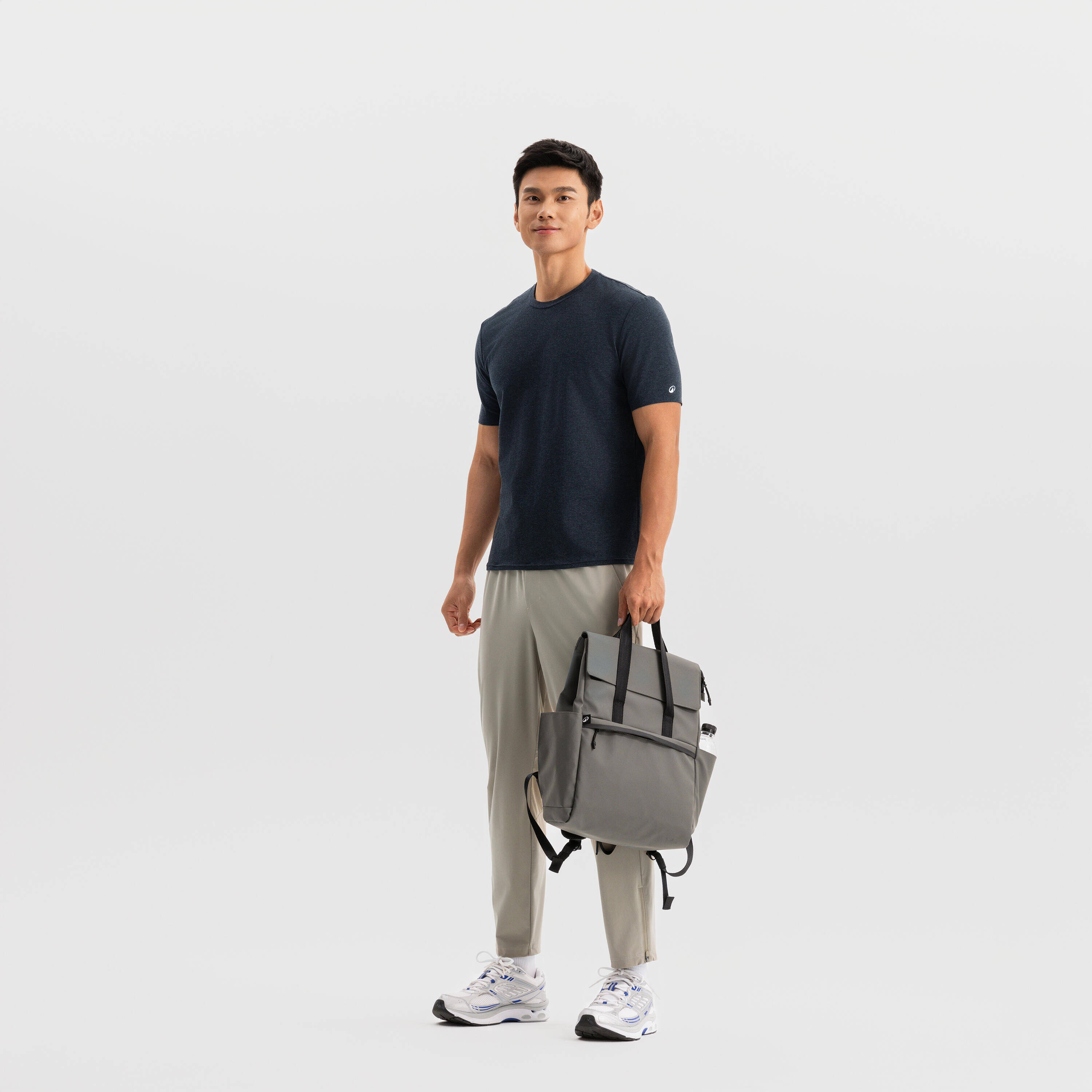15 L water repellent backpack with laptop compartment -  2