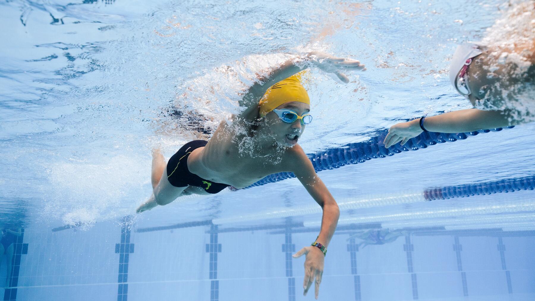 Comment perfectionner son crawl en 2 exercices ? 