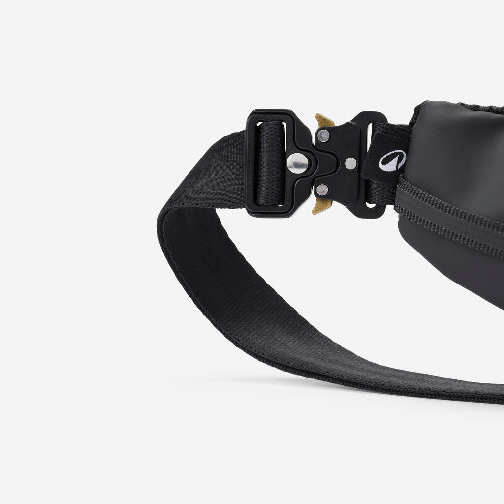 Waterproof bumbag with 2 pockets