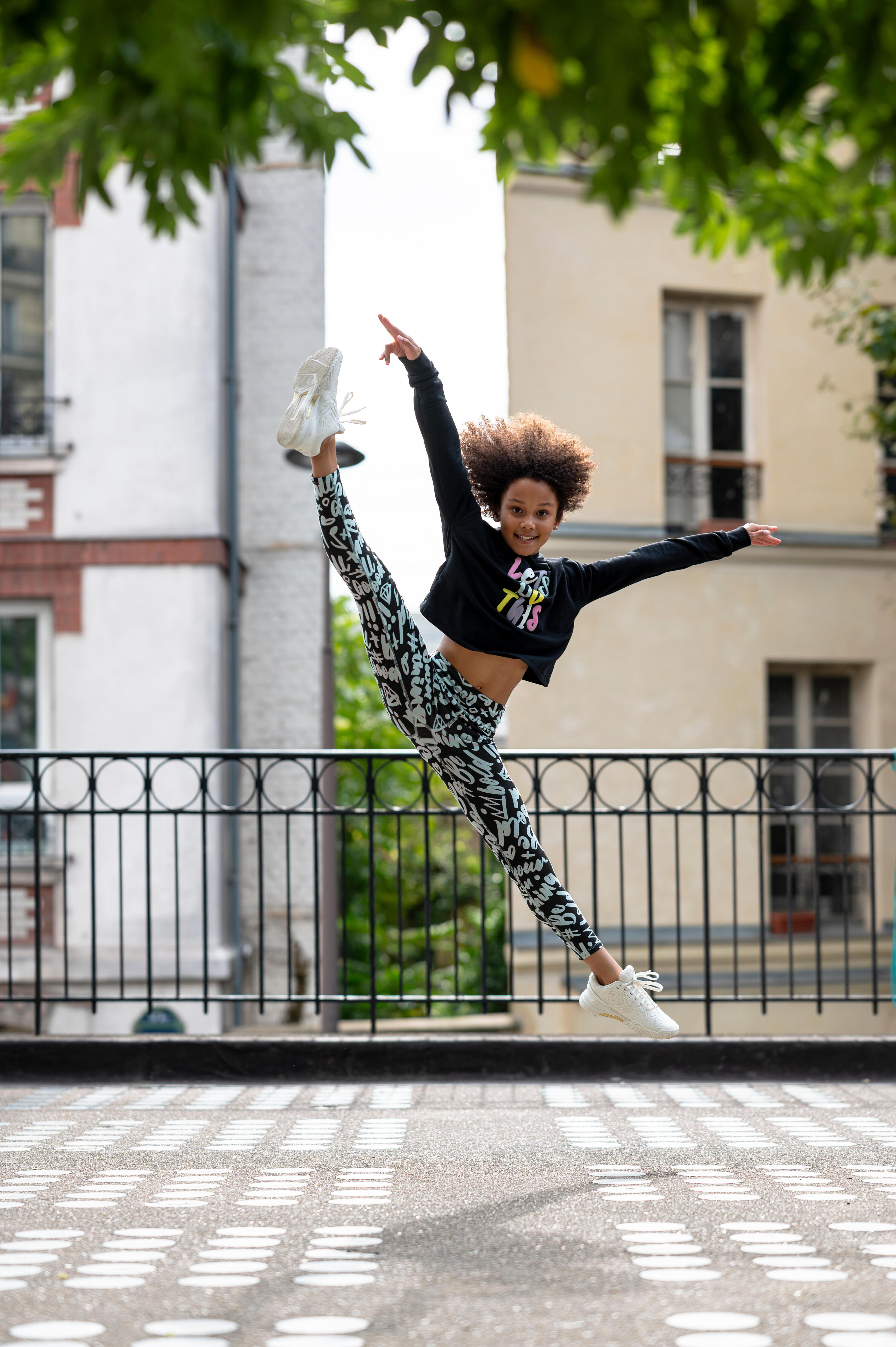 Sweat danse modern jazz crop avec capuche fille, noir ultra 6/7