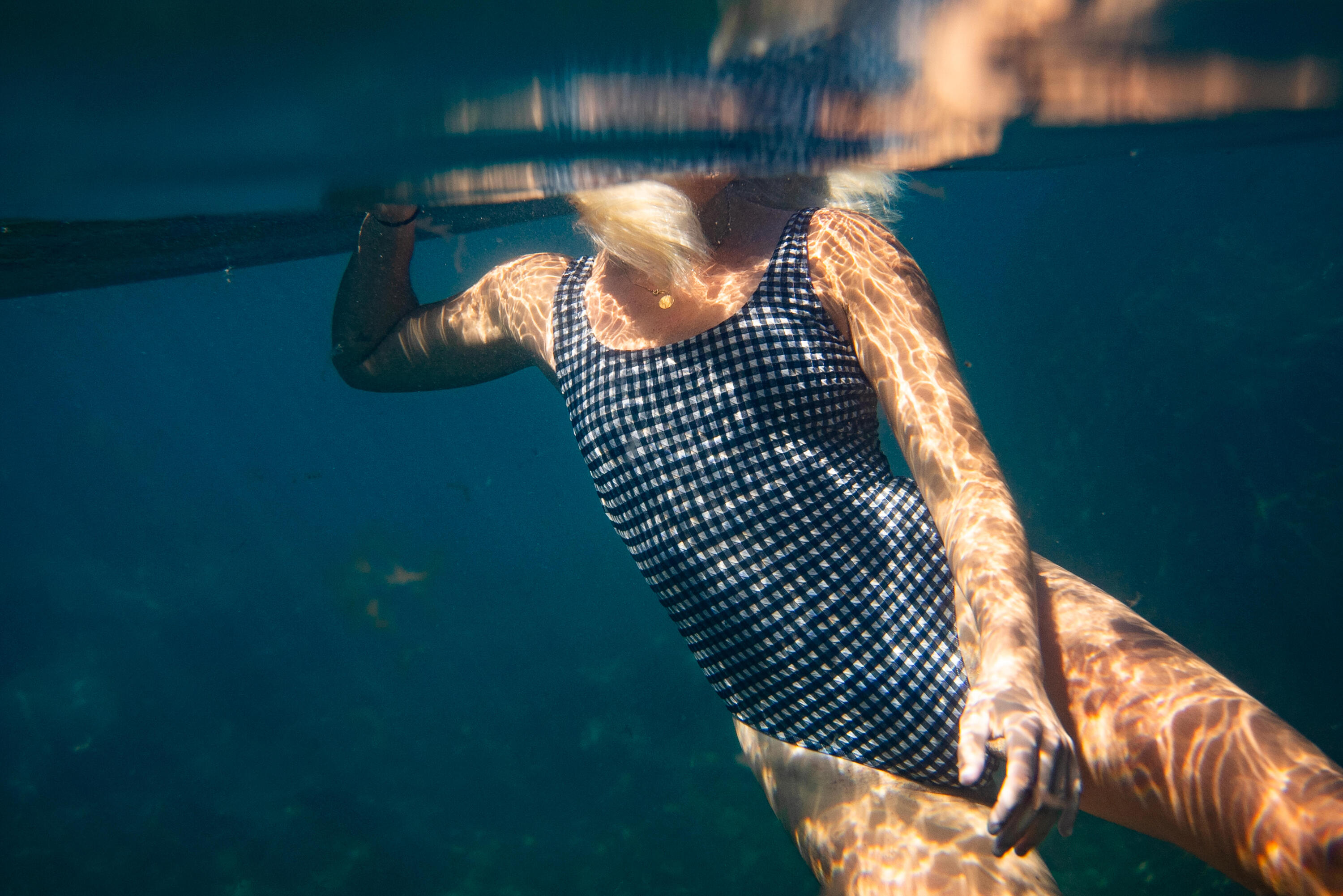 Badeanzug Damen strukturiert Aurely Vichy schwarz/weiss 8/10