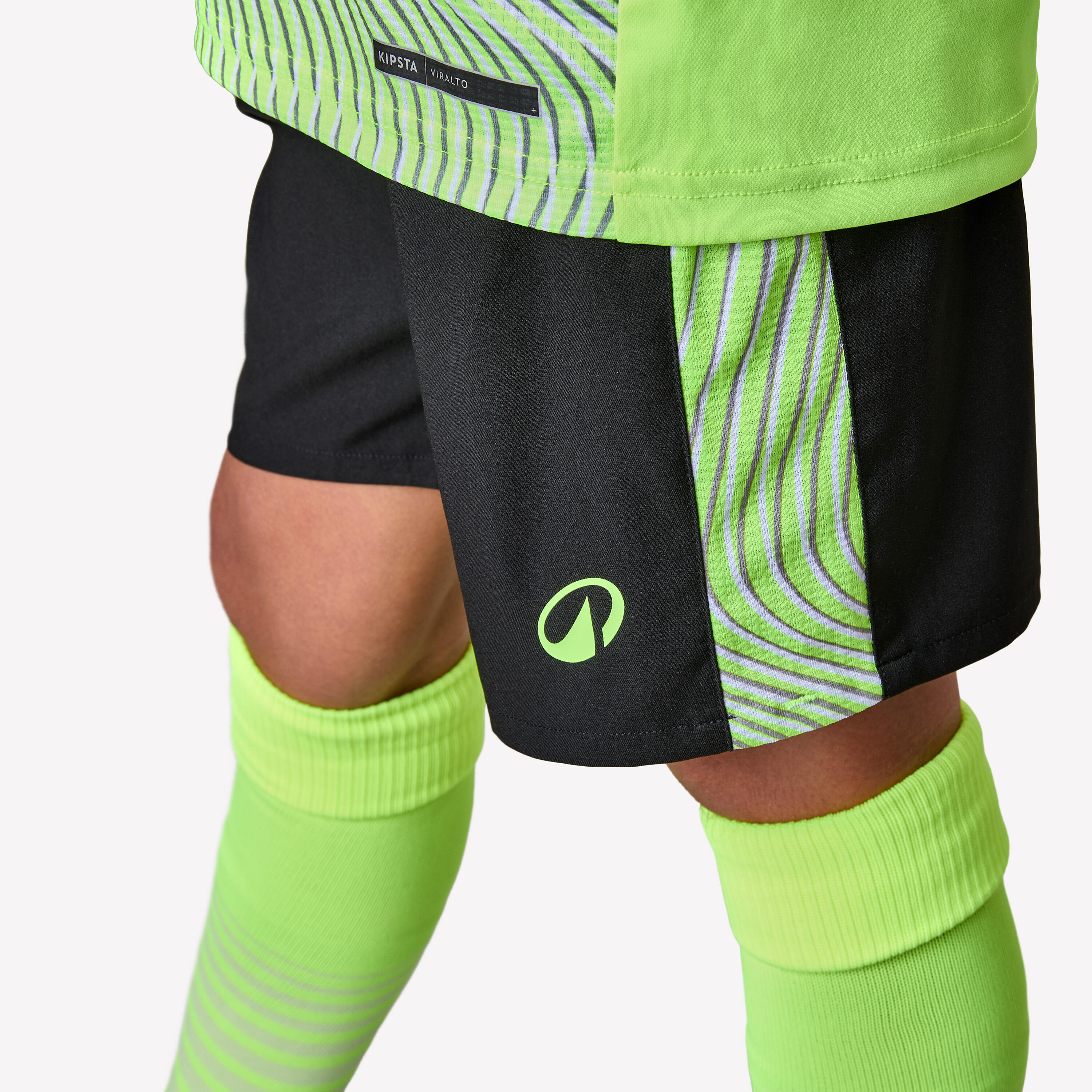 Short de football enfant viralto wavy noir bande jaune 5/5