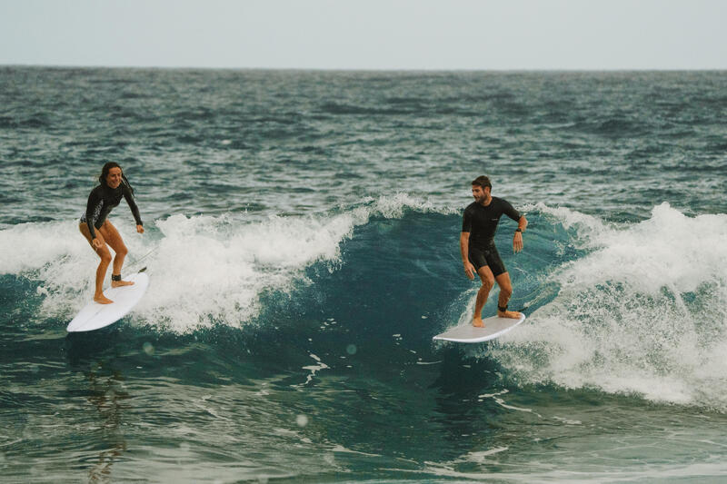 Comment choisir une combinaison de surf ?