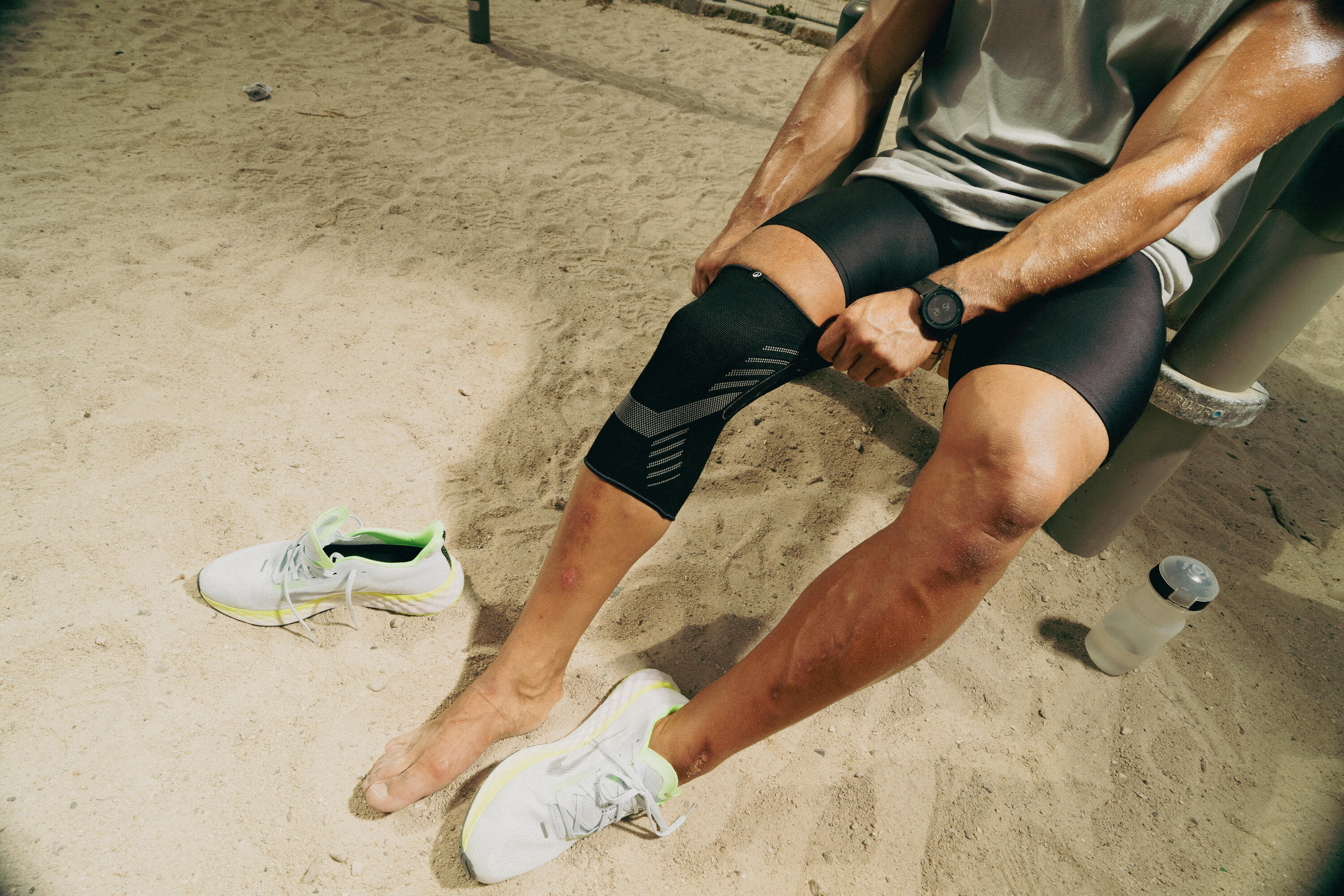 Genouillère de maintien droit ou gauche avec renforts latéraux 13/18