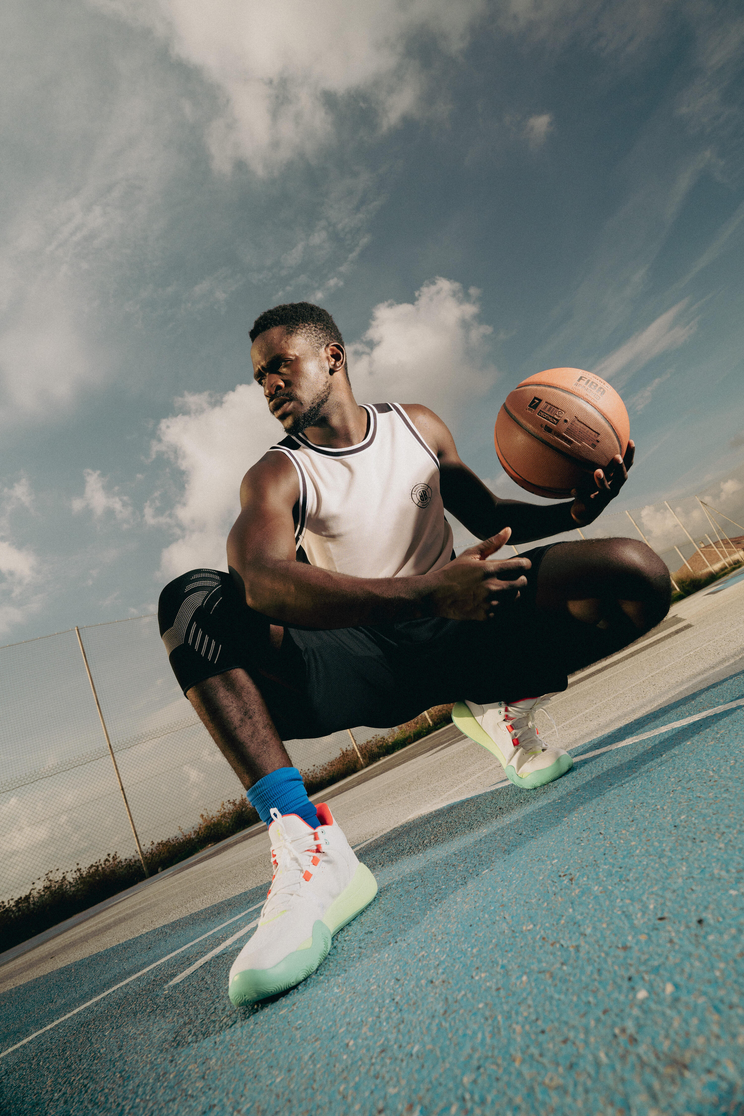 Genouillère de maintien droit ou gauche avec renforts latéraux 18/18