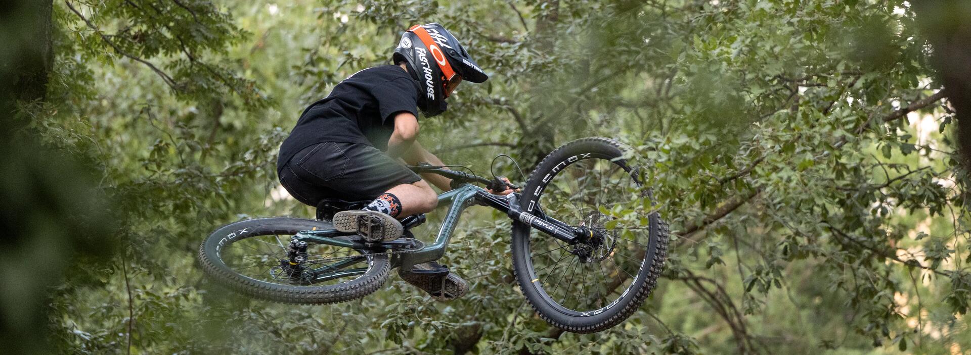 Suspensiones electrónicas MTB: ¿Qué es el Sistema Flight Attendant?