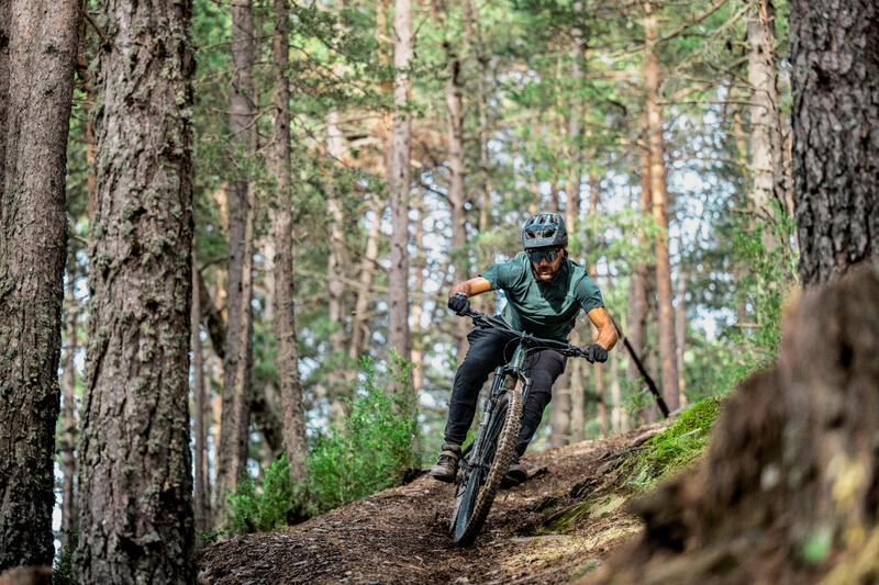 Kolarstwo grawitacyjne - ekstremalna jazda na rowerze MTB